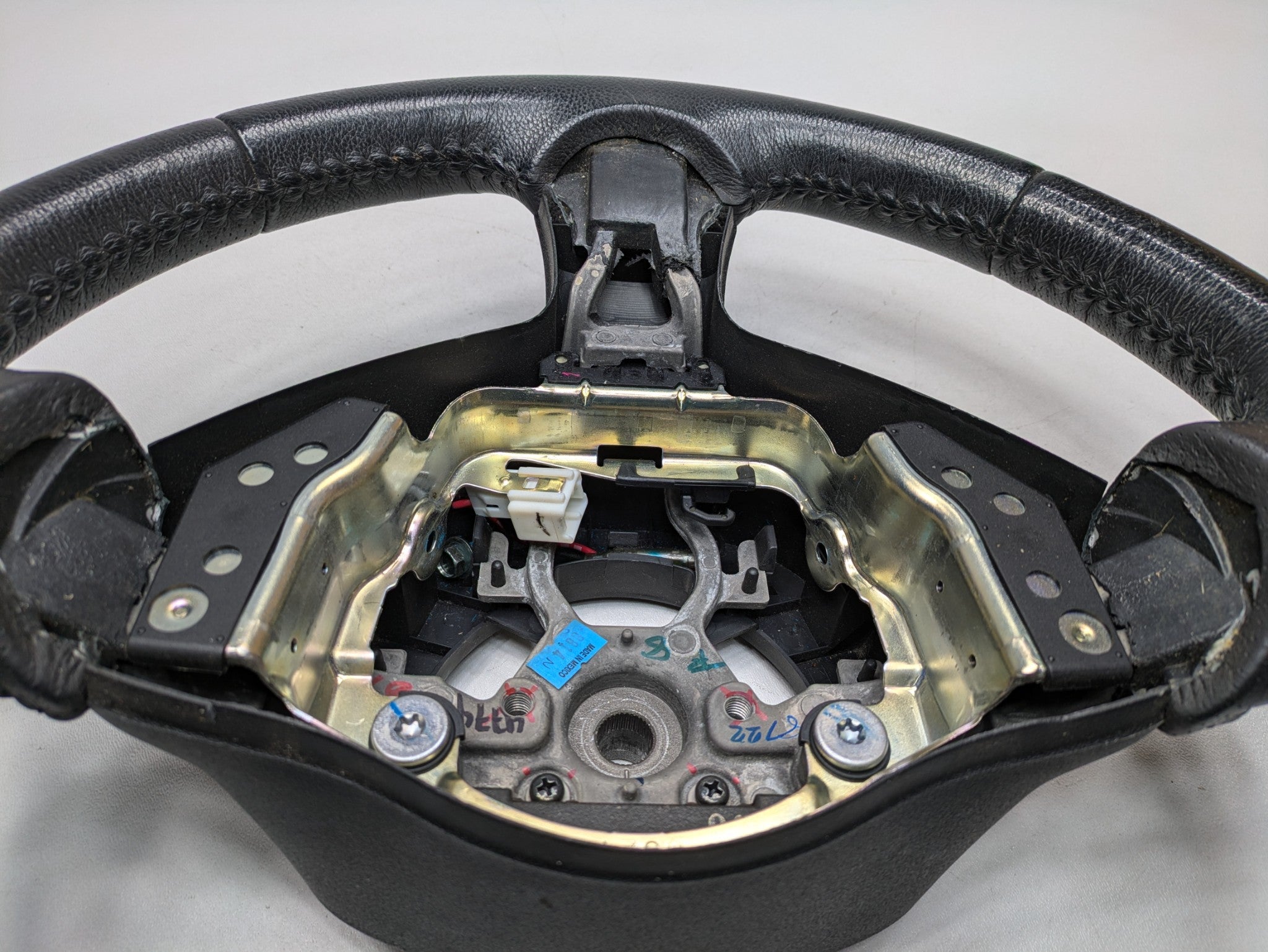 2009 - 2011 OEM NISSAN MAXIMA FRONT LEFT DRIVER SIDE STEERING WHEEL ASSEMBLY