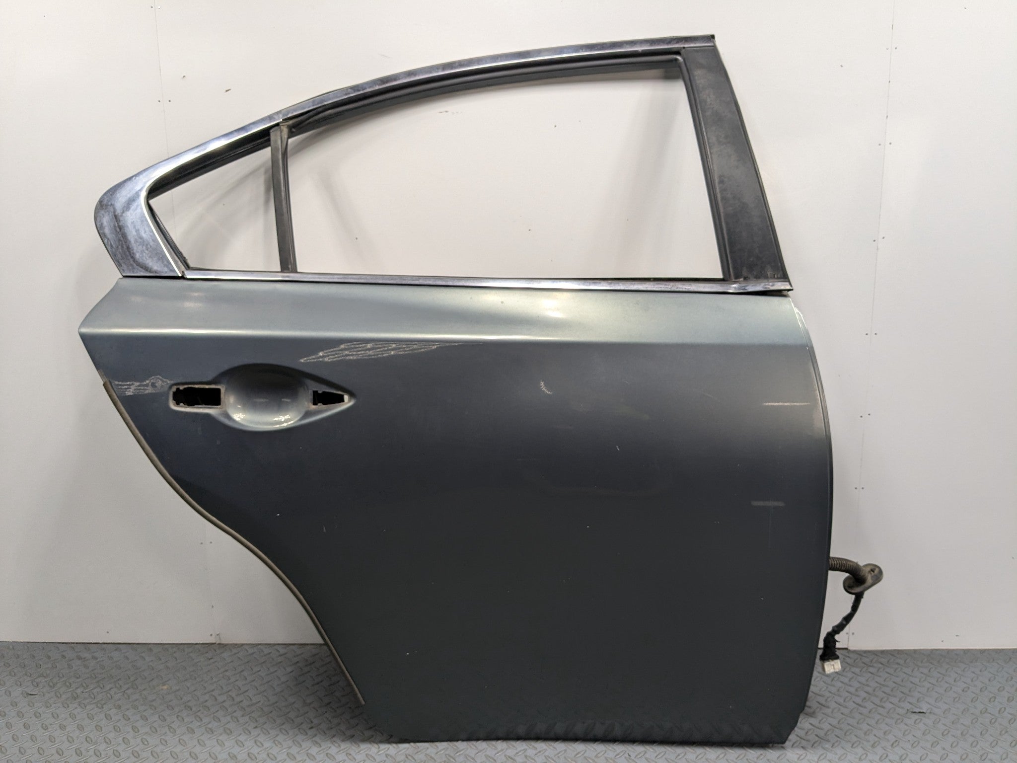 2009 - 2011 OEM NISSAN MAXIMA REAR RIGHT SIDE DOOR SHELL PANEL METALLIC GRAY