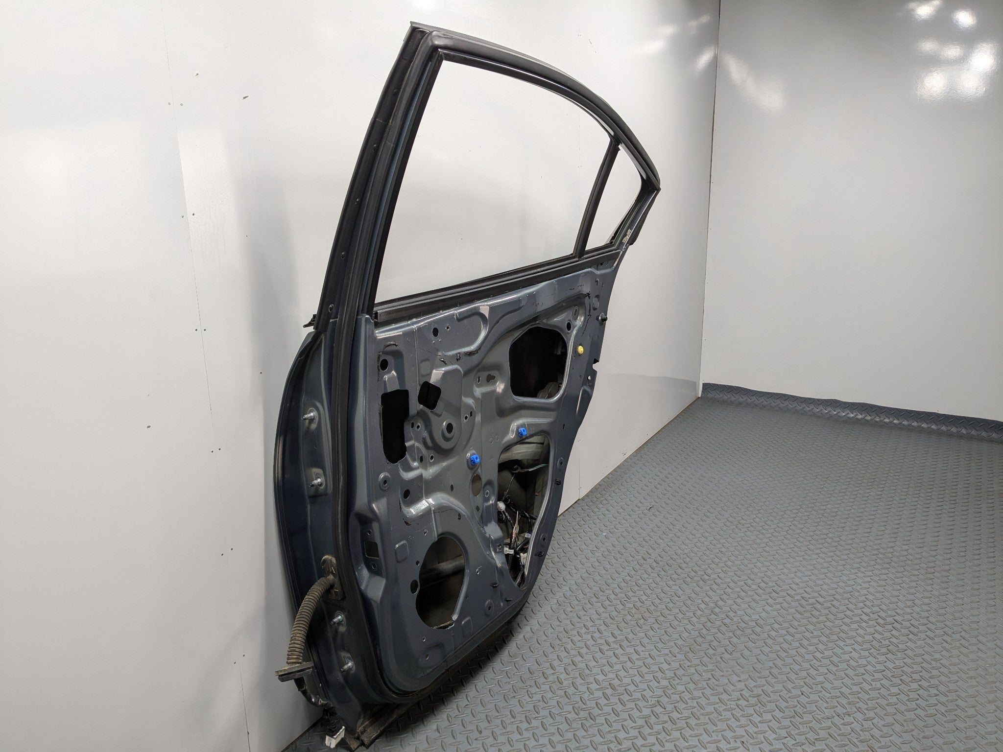 2009 - 2011 OEM NISSAN MAXIMA REAR RIGHT SIDE DOOR SHELL PANEL METALLIC GRAY