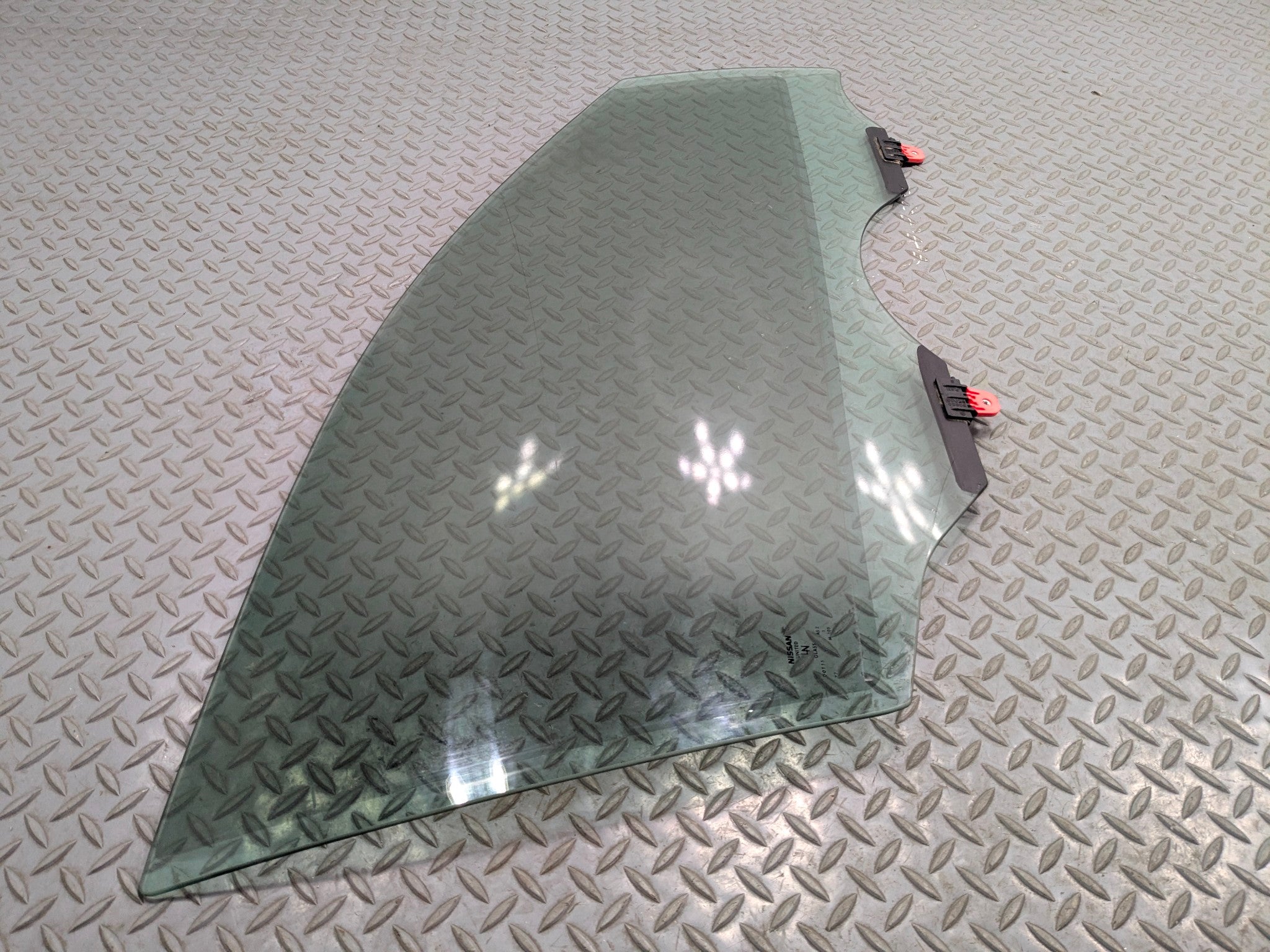 2009 - 2011 OEM NISSAN MAXIMA FRONT RIGHT PASSENGER SIDE DOOR WINDOW GLASS