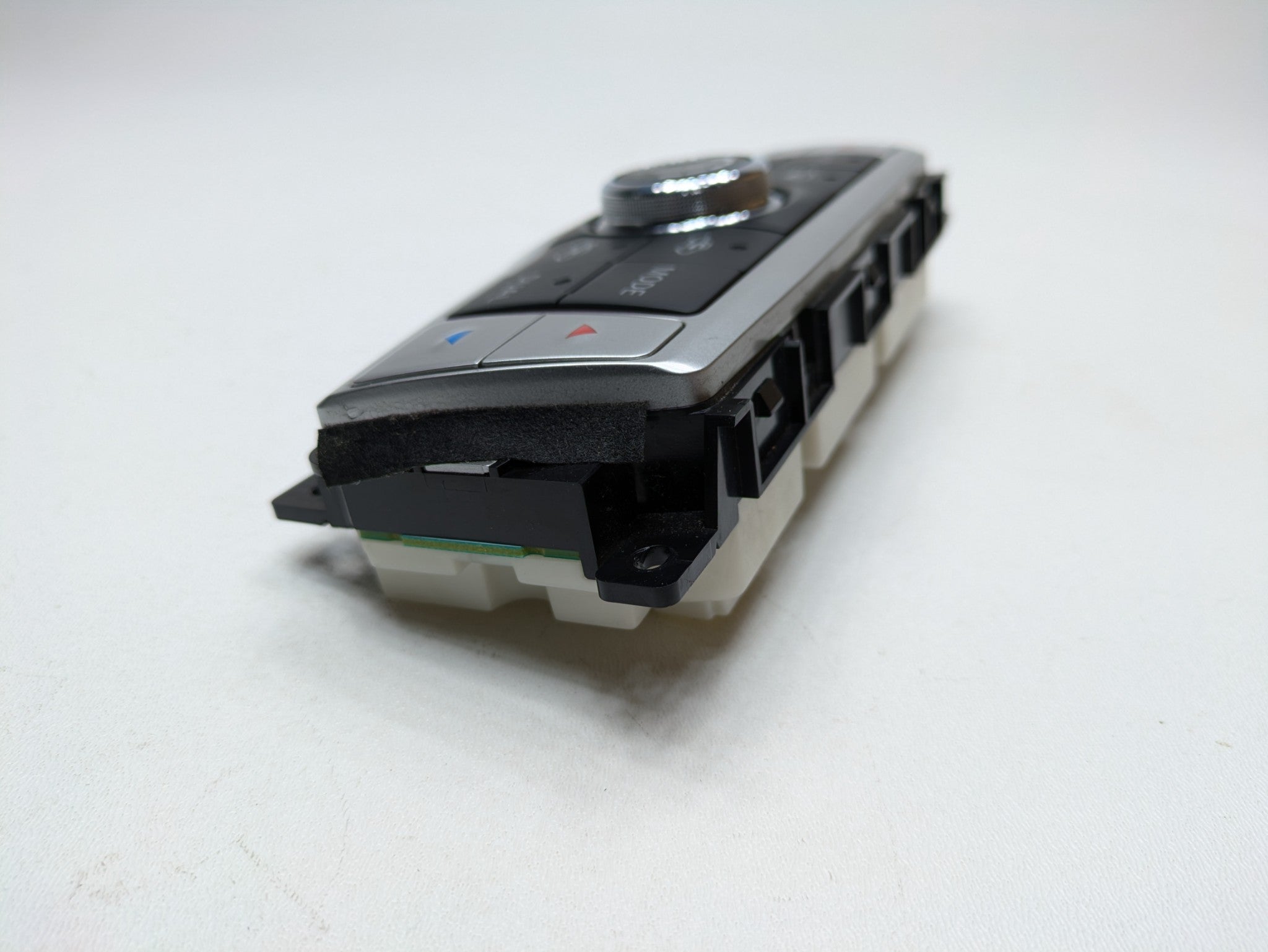 2009 - 2011 OEM NISSAN MAXIMA UNDER MOUNTED AUTOMATIC AC HEATER CONTROL ASSEMBLY