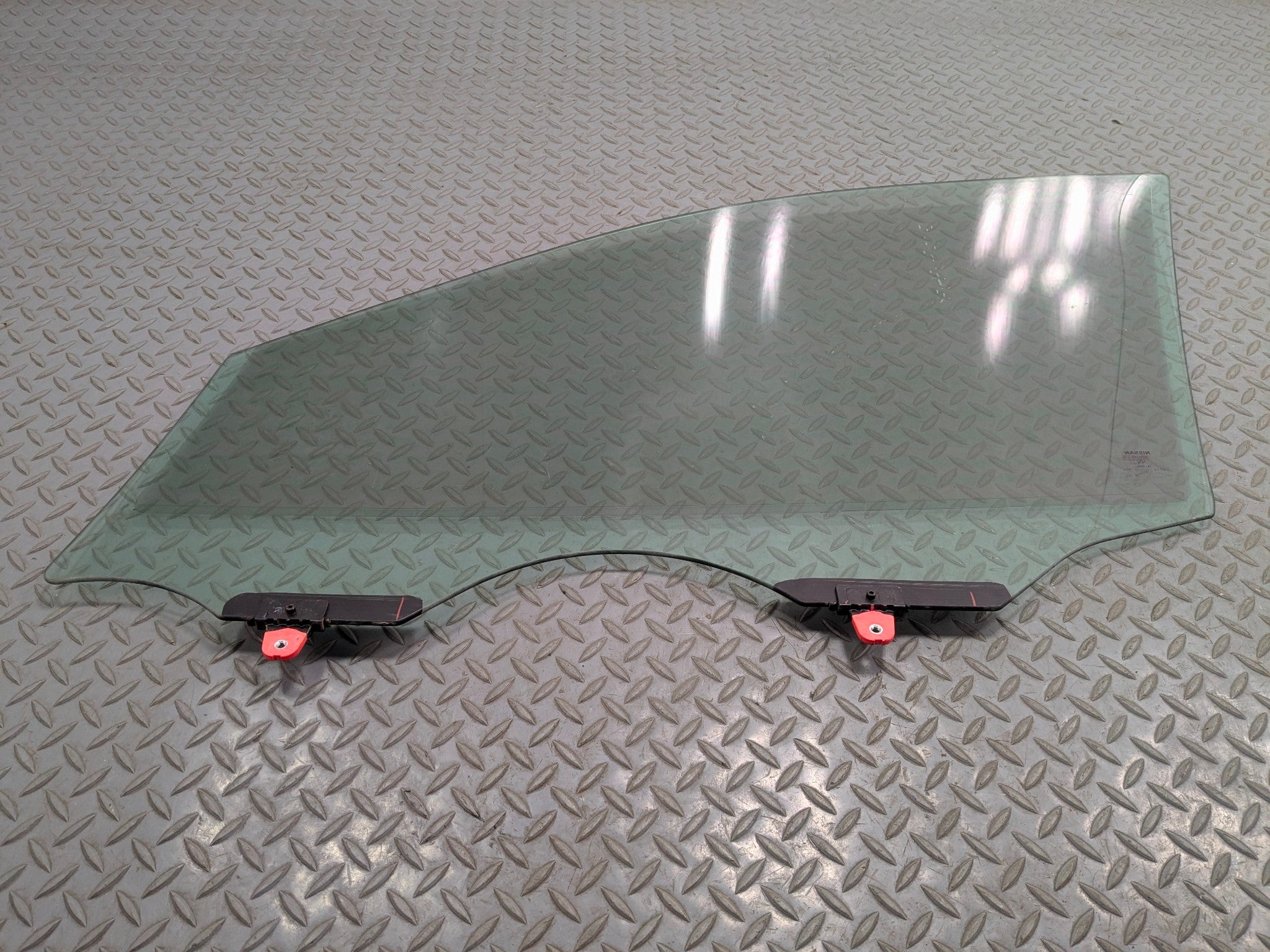 2009 - 2011 OEM NISSAN MAXIMA FRONT RIGHT PASSENGER SIDE DOOR WINDOW GLASS