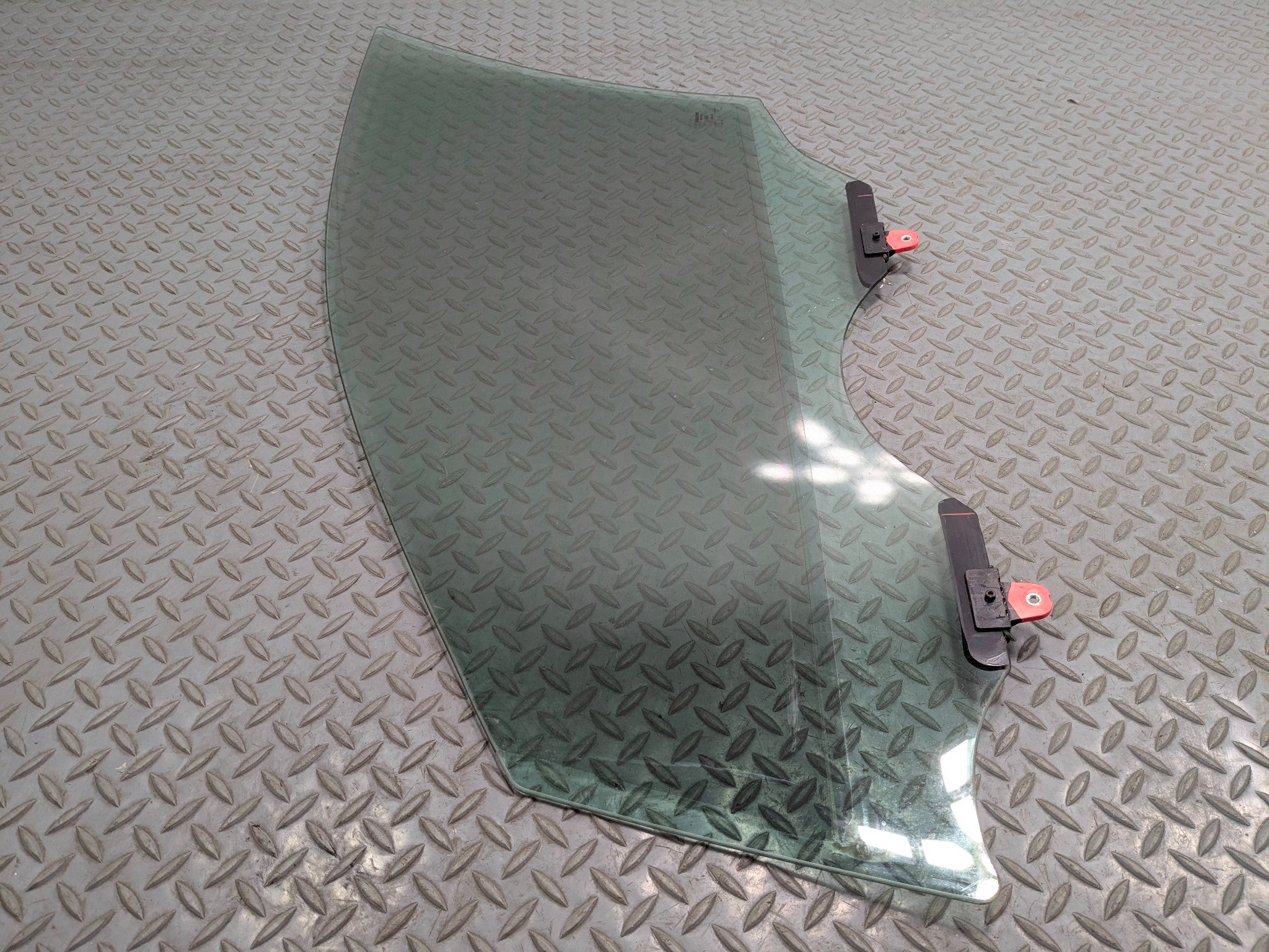 2009 - 2011 OEM NISSAN MAXIMA FRONT RIGHT PASSENGER SIDE DOOR WINDOW GLASS