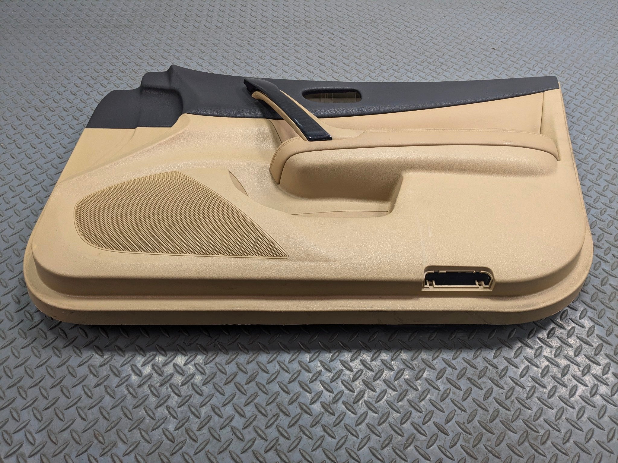 09 - 11 OEM NISSAN MAXIMA FRONT RIGHT PASSENGER SIDE INTERIOR DOOR TRIM PANEL