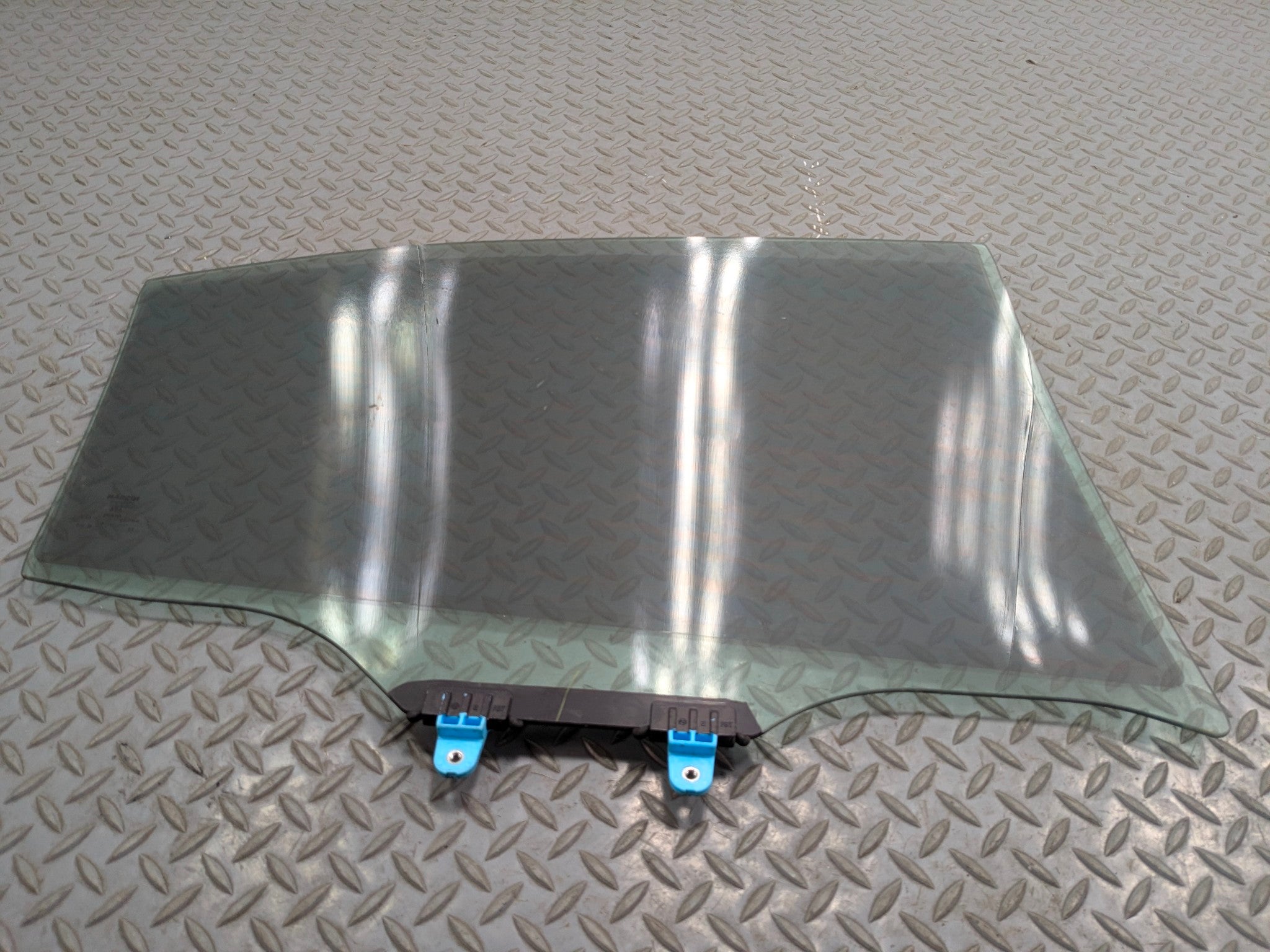 2009 - 2011 OEM NISSAN MAXIMA REAR LEFT DRIVER SIDE DOOR WINDOW GLASS