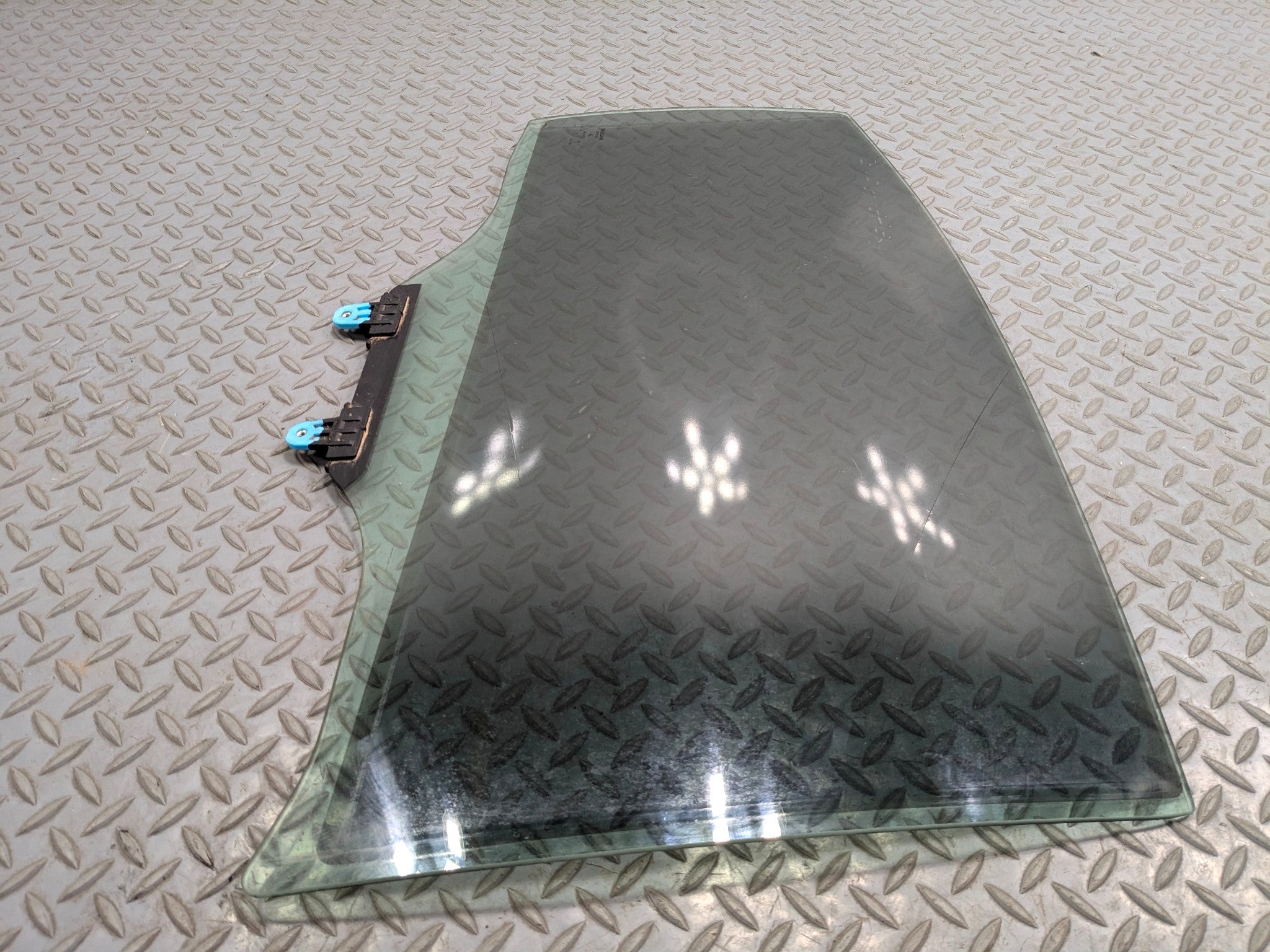 2009 - 2011 OEM NISSAN MAXIMA REAR RIGHT PASSENGER SIDE DOOR WINDOW GLASS