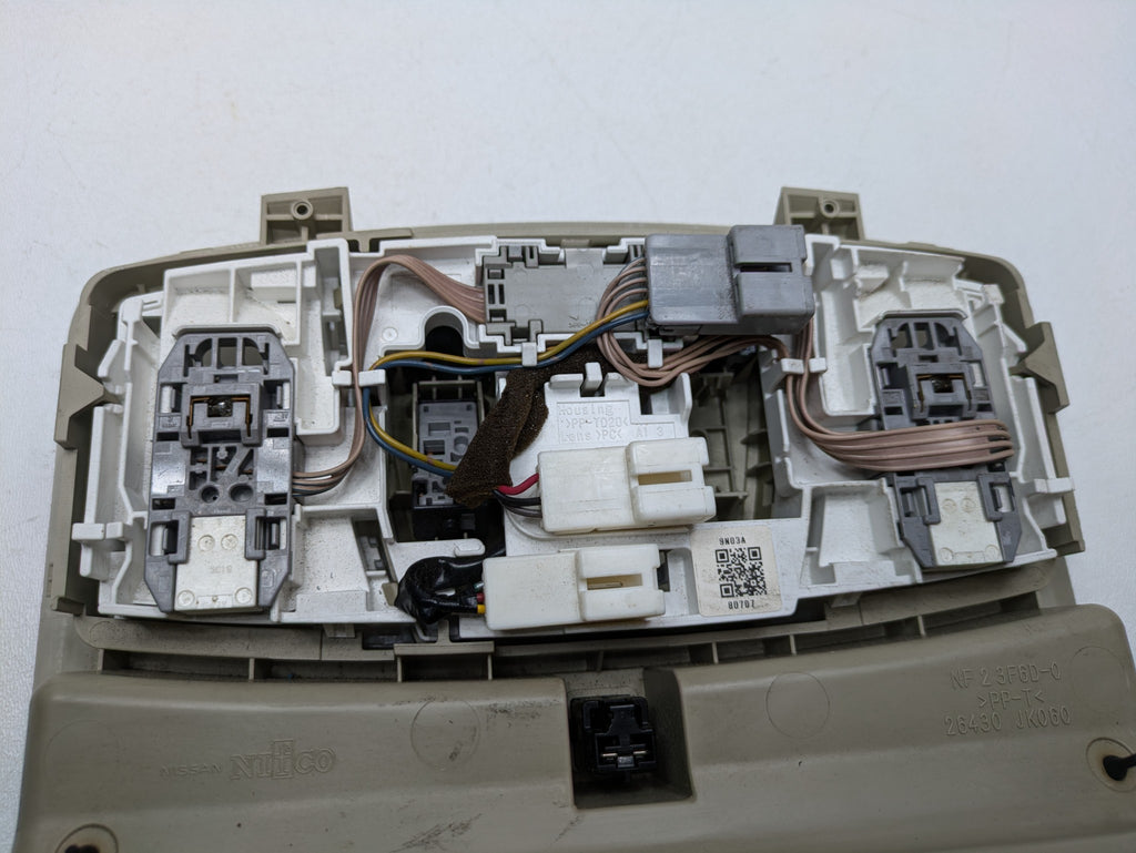 2009 - 2011 OEM NISSAN MAXIMA FRONT OVERHEAD ROOF INTERIOR DOME LIGHT ASSEMBLY
