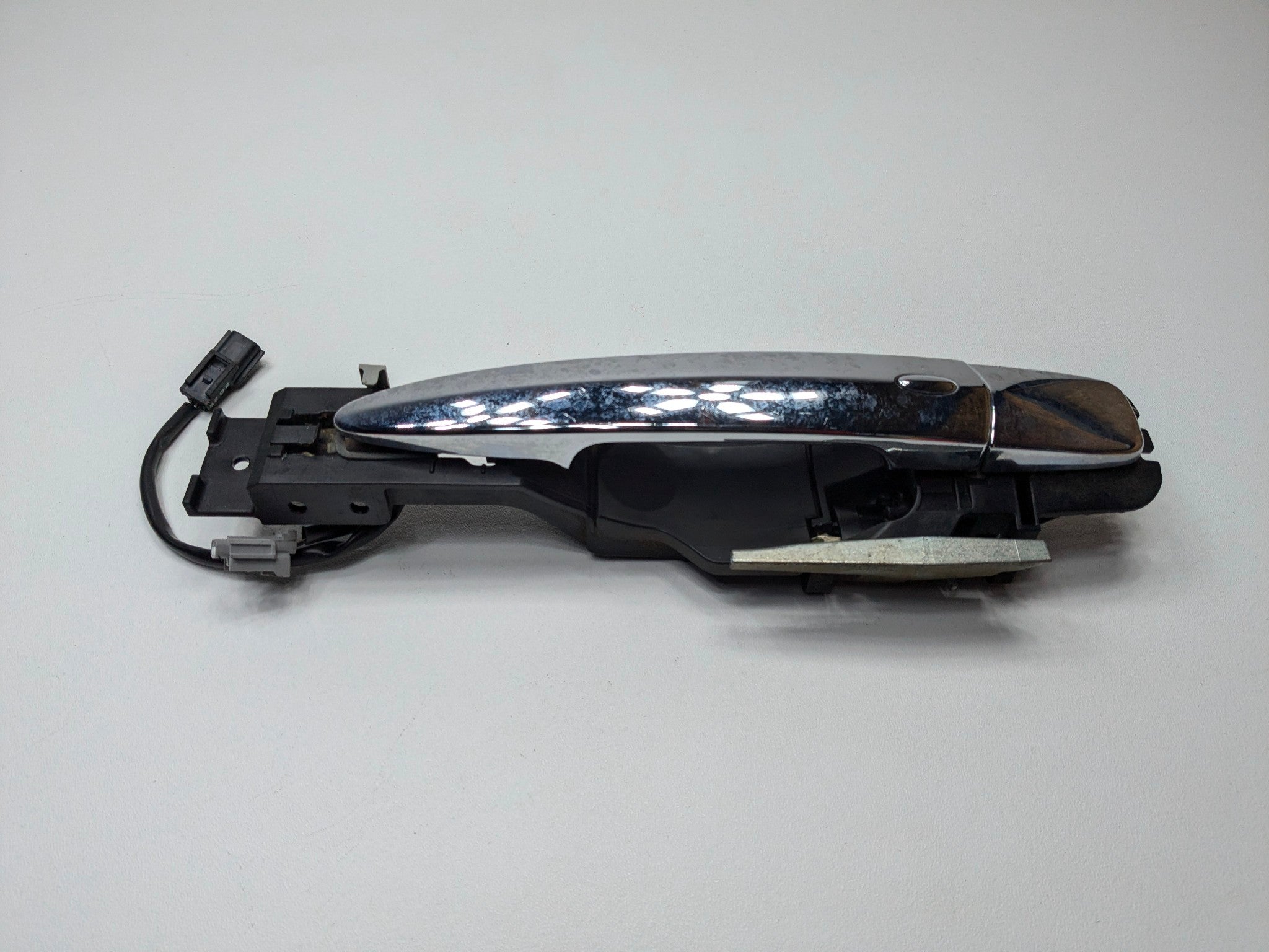2009 - 2011 OEM NISSAN MAXIMA FRONT RIGHT PASSENGER SIDE EXTERIOR DOOR HANDLE