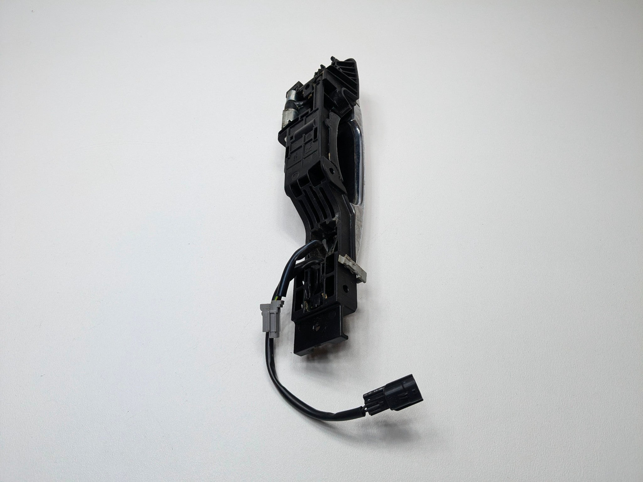 2009 - 2011 OEM NISSAN MAXIMA FRONT RIGHT PASSENGER SIDE EXTERIOR DOOR HANDLE