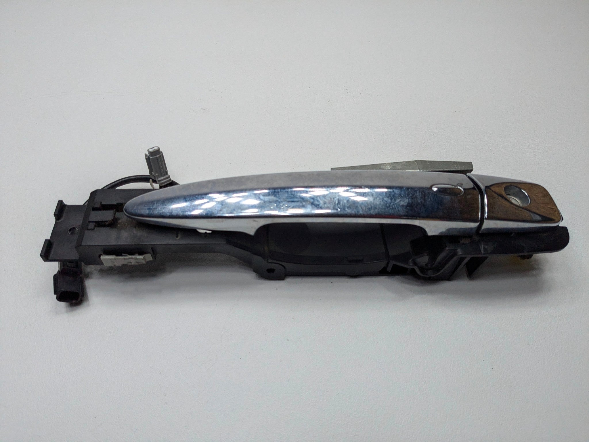 2009 - 2011 OEM NISSAN MAXIMA FRONT LEFT DRIVER SIDE EXTERIOR DOOR HANDLE