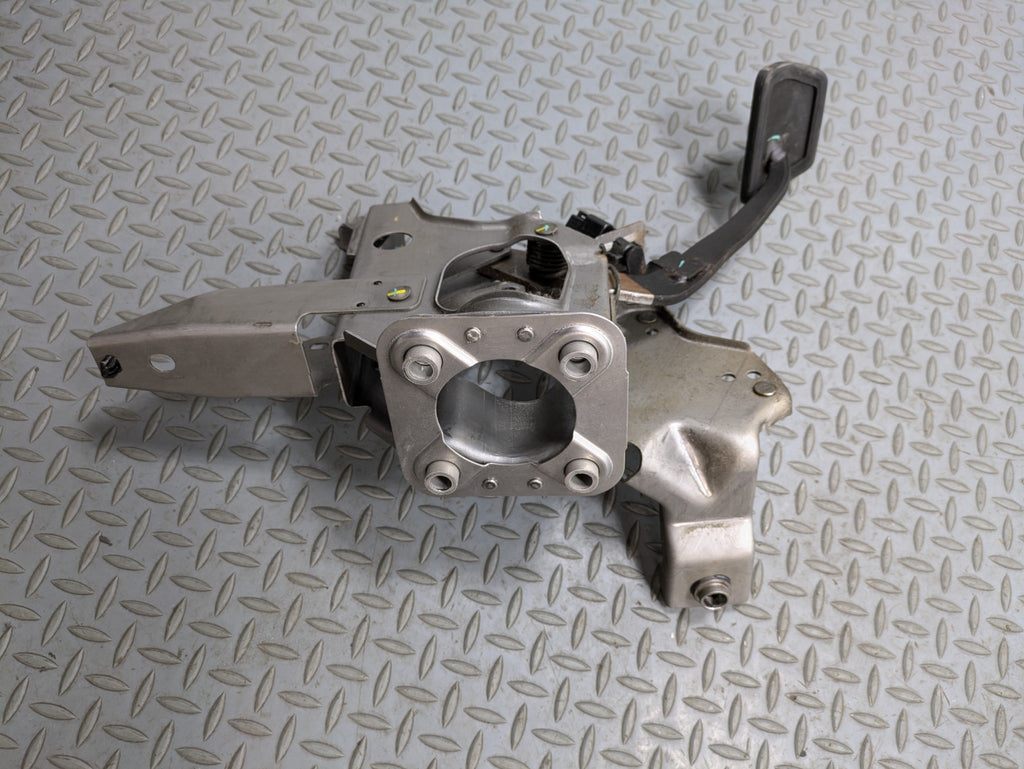 2009 - 2011 OEM NISSAN MAXIMA PARKING BRAKE PEDAL FOOT STEP PAD WITH BRACKET