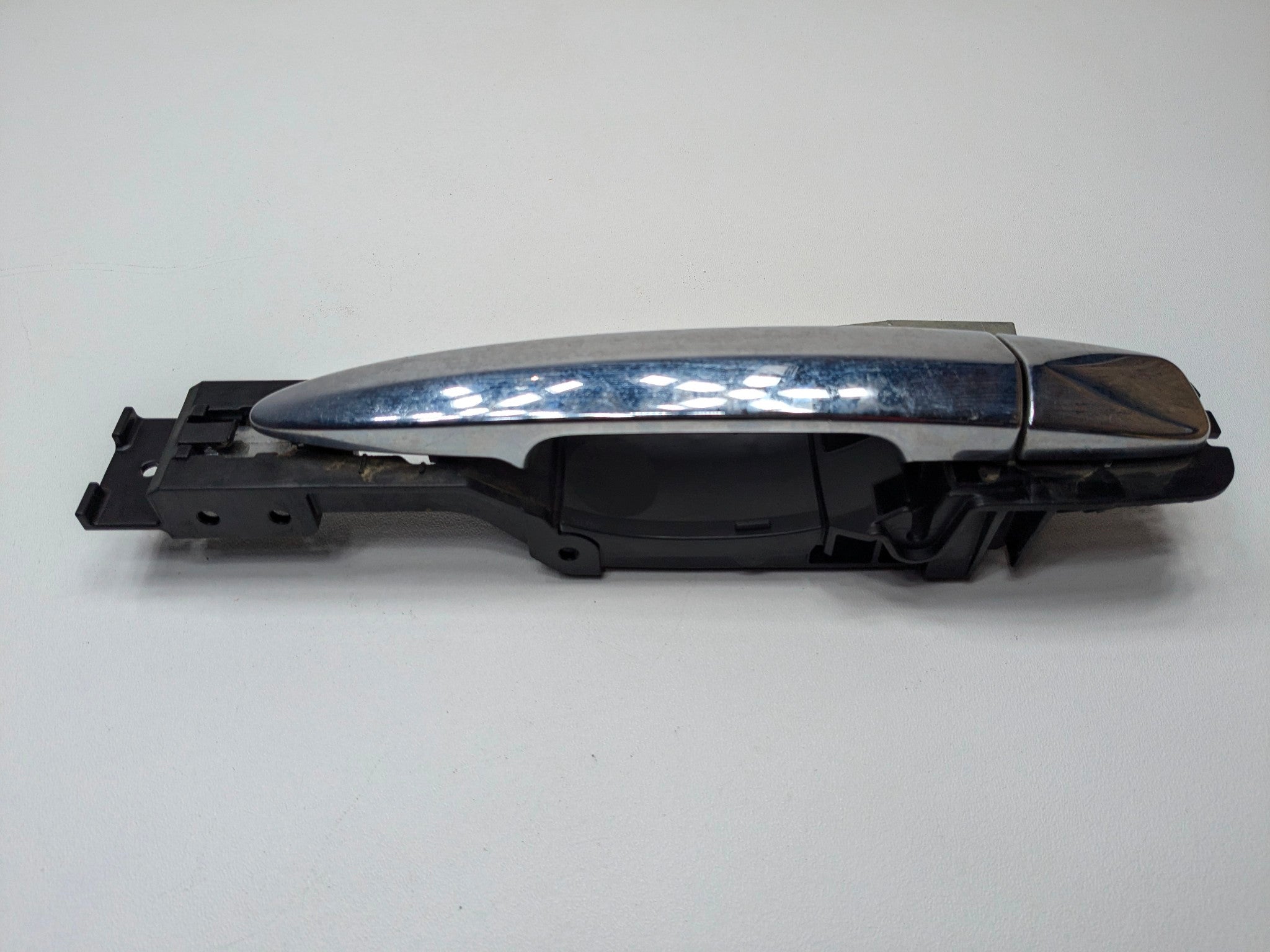 2009 - 2011 OEM NISSAN MAXIMA REAR LEFT DRIVER SIDE EXTERIOR DOOR HANDLE