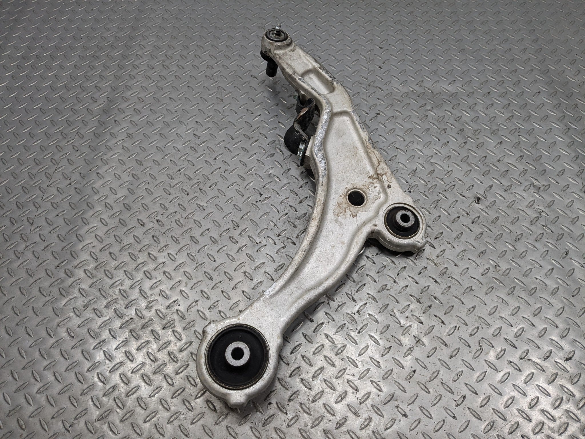 2009 - 2011 OEM NISSAN MAXIMA FRONT RIGHT SIDE SUSPENSION LOWER CONTROL ARM