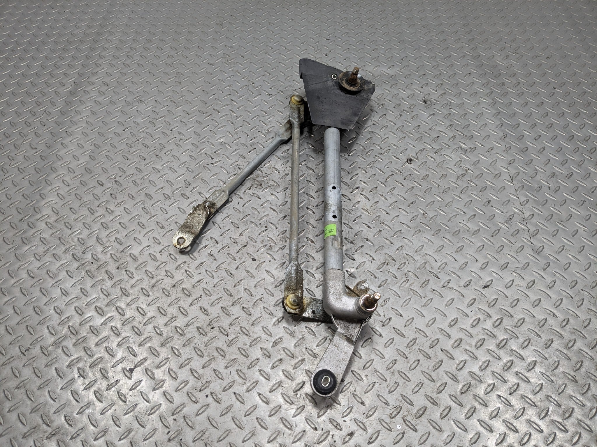 2009 - 2011 OEM NISSAN MAXIMA FRONT WINDSHIELD WIPER TRANSMISSION LINKAGE