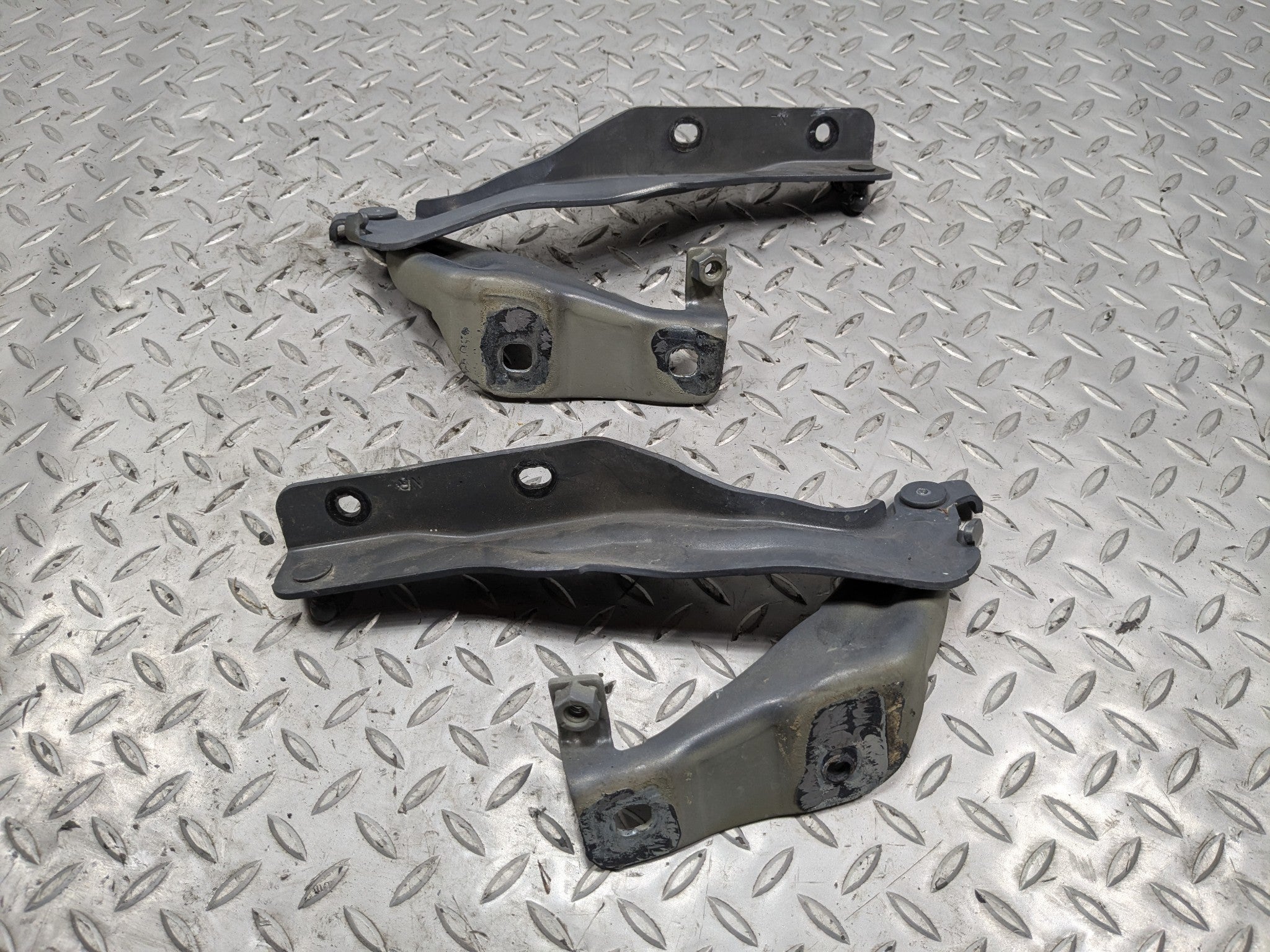2009 - 2011 OEM NISSAN MAXIMA FRONT LEFT AND RIGHT SIDE HOOD HINGE SUPPORT SET