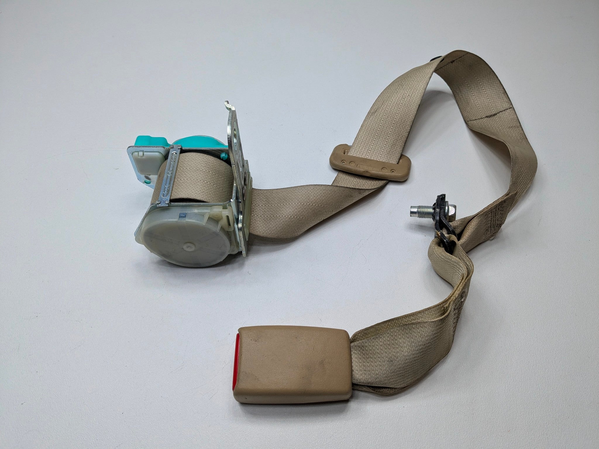 2009 - 2011 OEM NISSAN MAXIMA REAR CENTER SEAT BELT RETRACTOR WITH BUCKLE BROWN