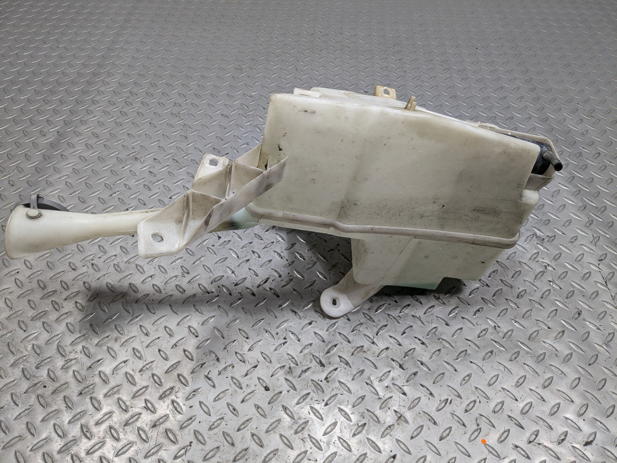 2009 - 2011 OEM NISSAN MAXIMA WINDSHIELD WASHER BOTTLE FLUID RESERVOIR TANK