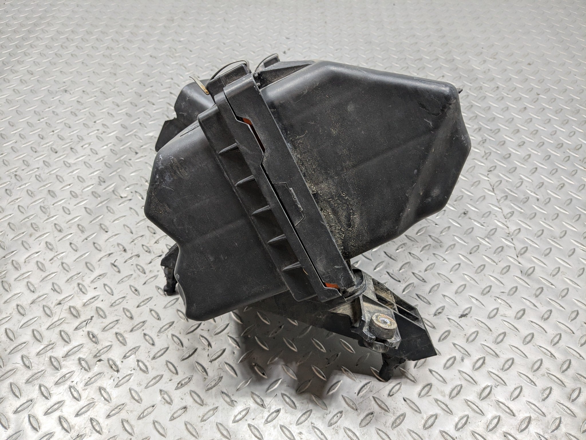 2009 - 2011 OEM NISSAN MAXIMA AIR CLEANER INTAKE HOUSING FILTER BOX ASSEMBLY