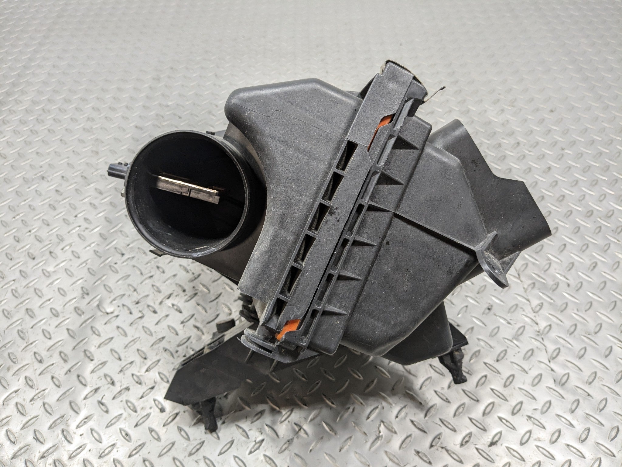 2009 - 2011 OEM NISSAN MAXIMA AIR CLEANER INTAKE HOUSING FILTER BOX ASSEMBLY