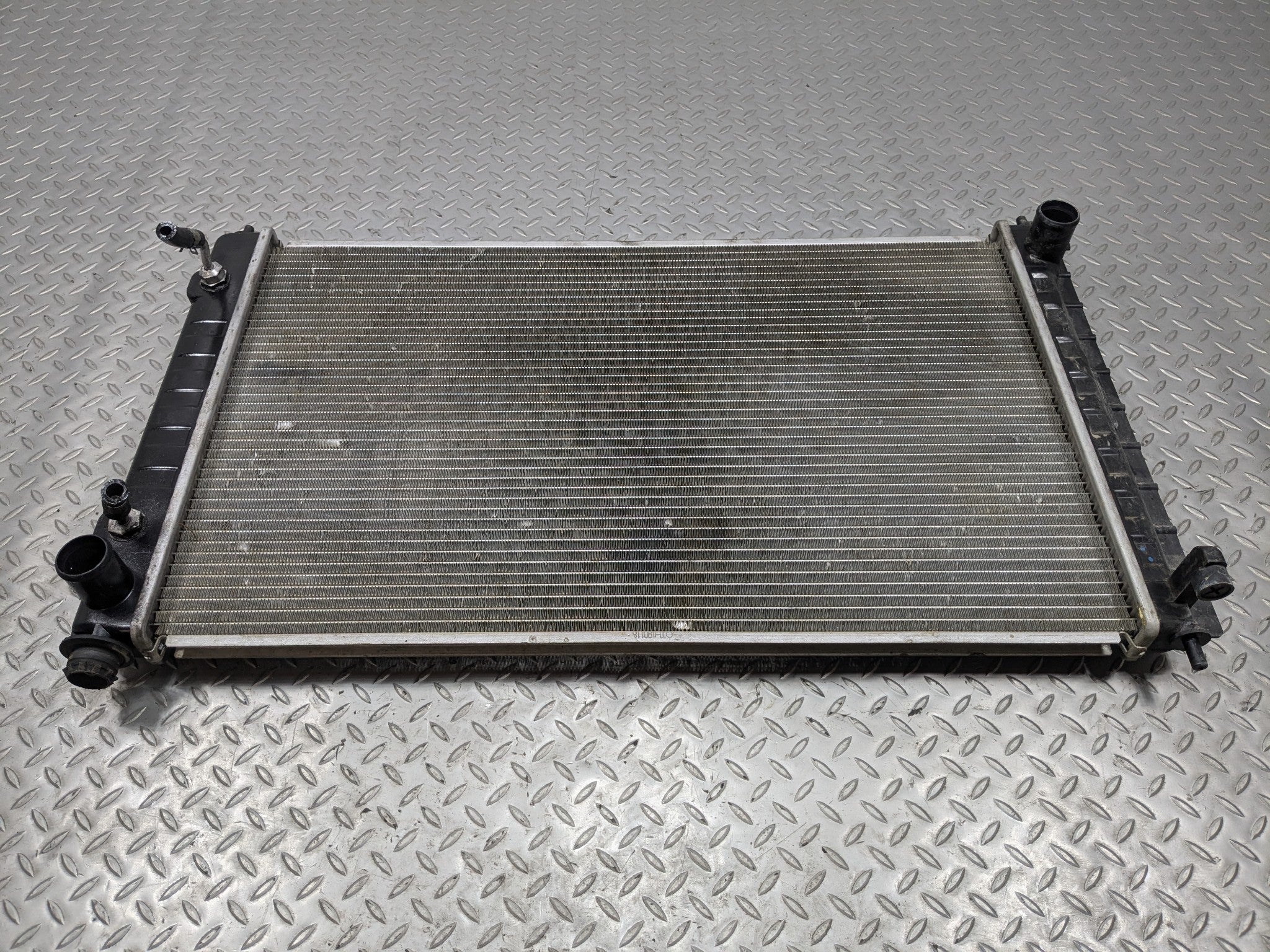 2009 - 2011 OEM NISSAN MAXIMA ENGINE MOTOR COOLING RADIATOR ASSEMBLY
