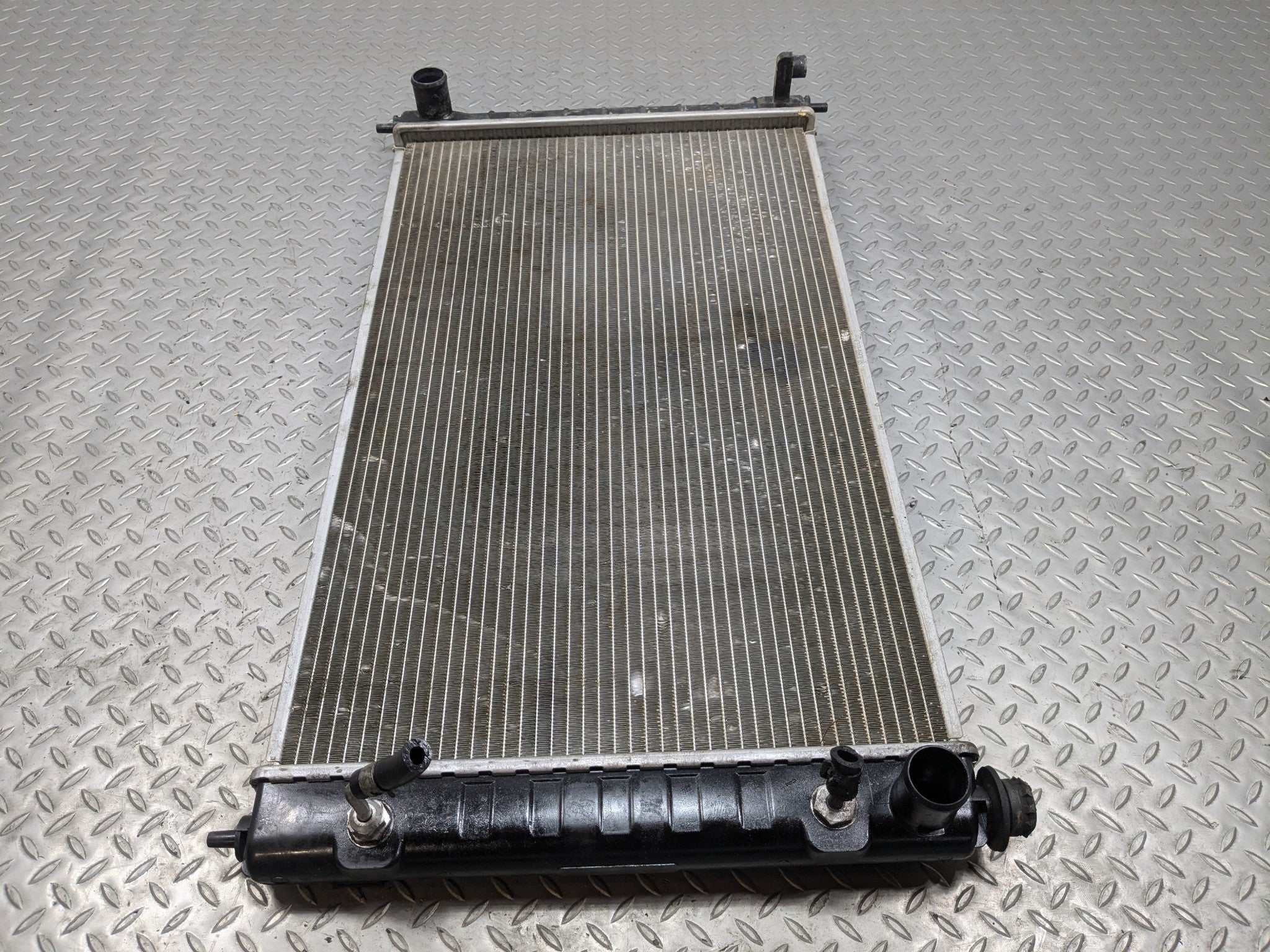 2009 - 2011 OEM NISSAN MAXIMA ENGINE MOTOR COOLING RADIATOR ASSEMBLY
