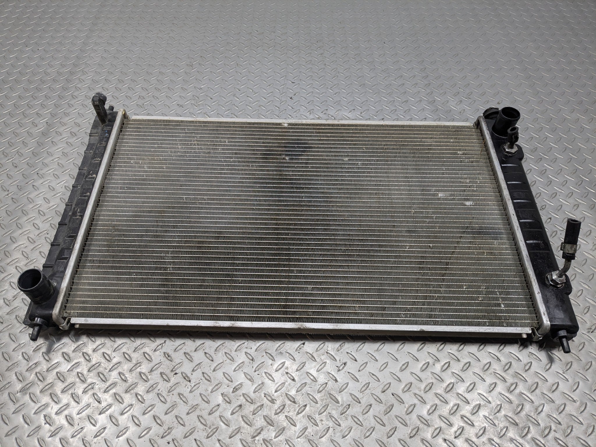 2009 - 2011 OEM NISSAN MAXIMA ENGINE MOTOR COOLING RADIATOR ASSEMBLY