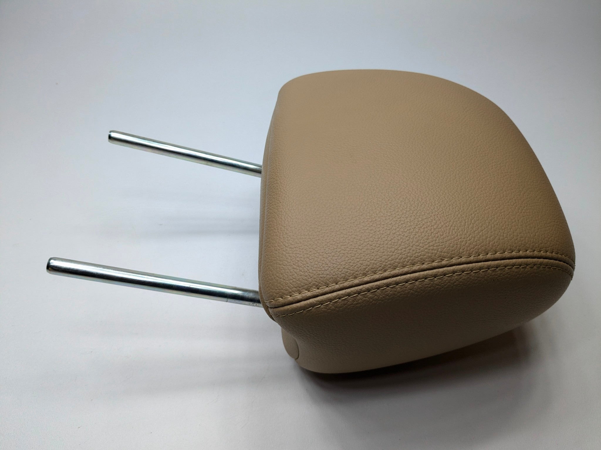 2009 - 2011 OEM NISSAN MAXIMA FRONT RIGHT PASSENGER SIDE HEADREST PALE OYSTER