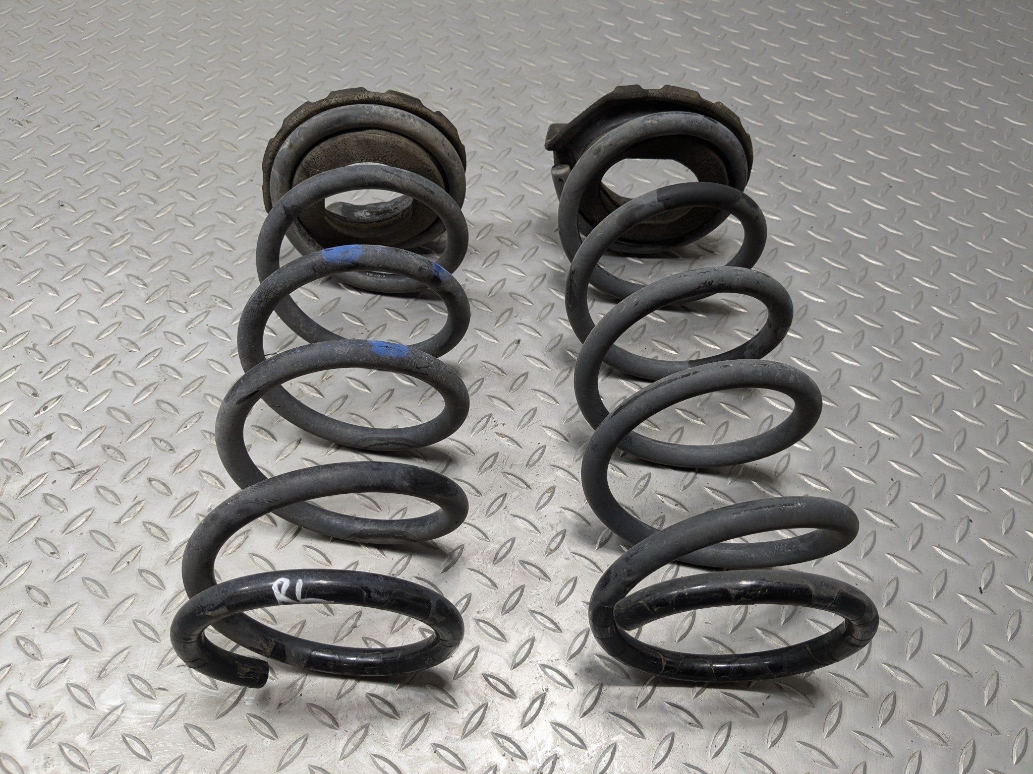 09 - 11 OEM NISSAN MAXIMA REAR LEFT AND RIGHT SIDE SUSPENSION AIR COIL SPRING