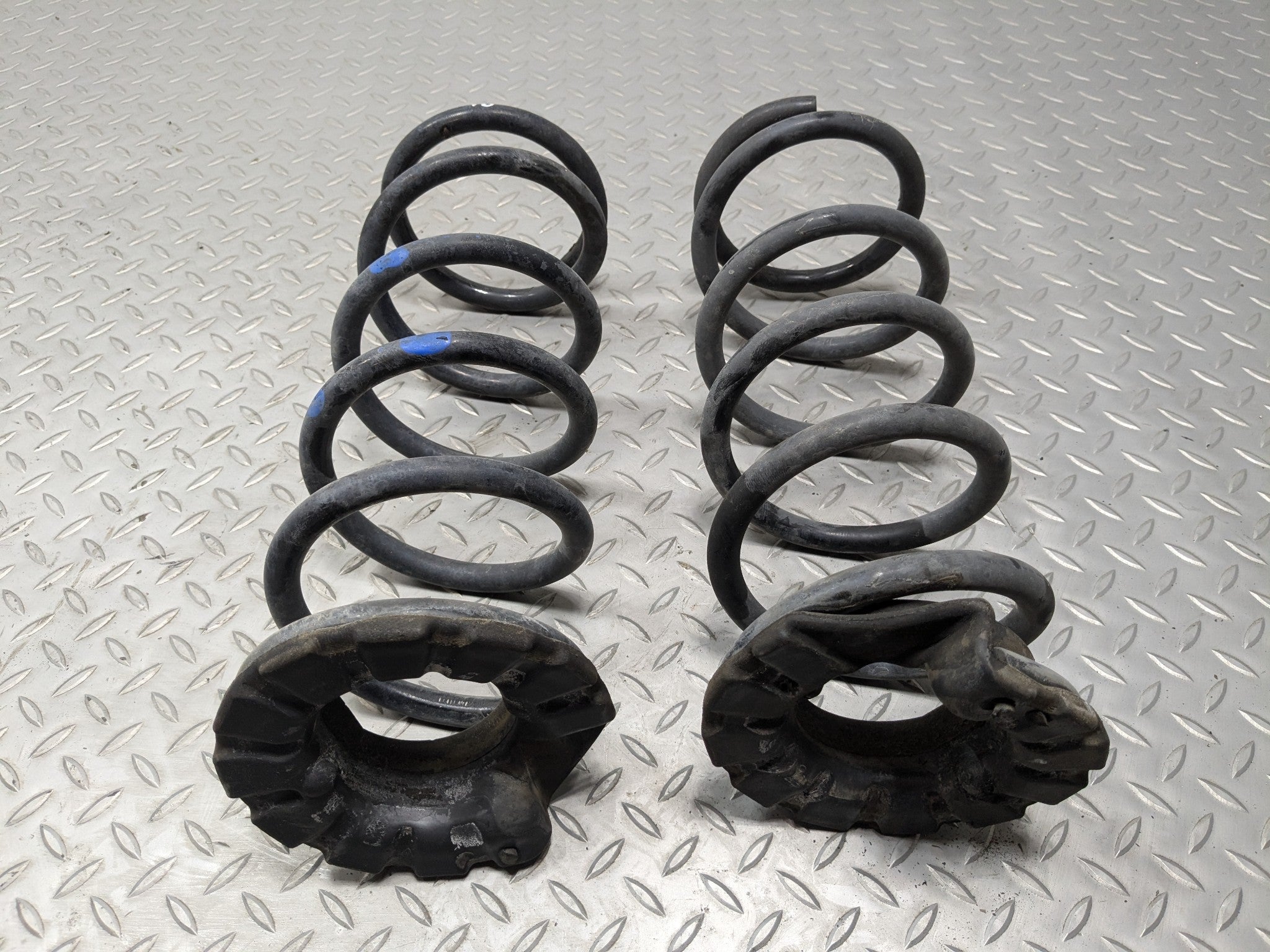 09 - 11 OEM NISSAN MAXIMA REAR LEFT AND RIGHT SIDE SUSPENSION AIR COIL SPRING