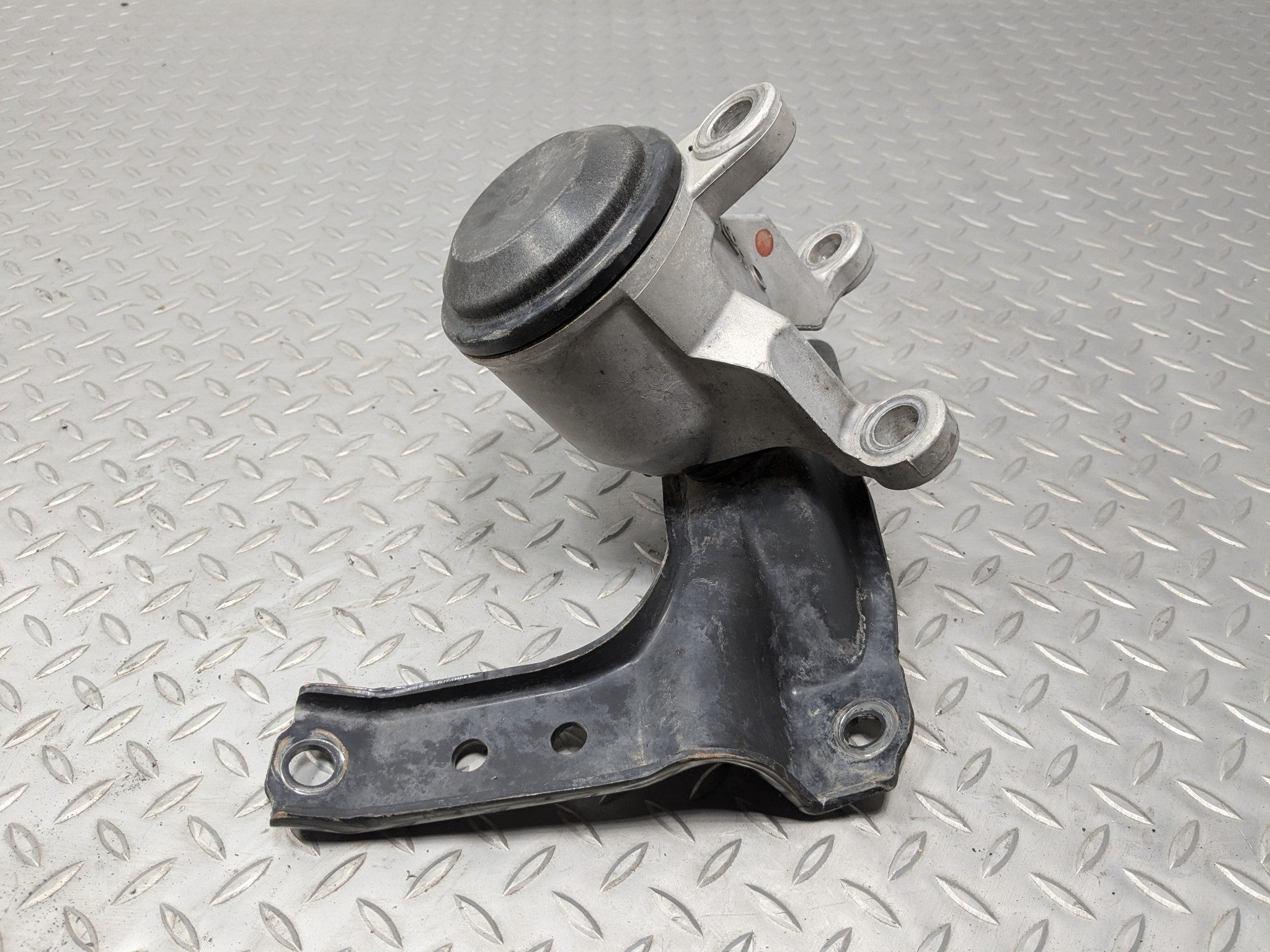 09 - 11 OEM NISSAN MAXIMA RIGHT PASSENGER SIDE ENGINE MOTOR MOUNT WITH BRACKET