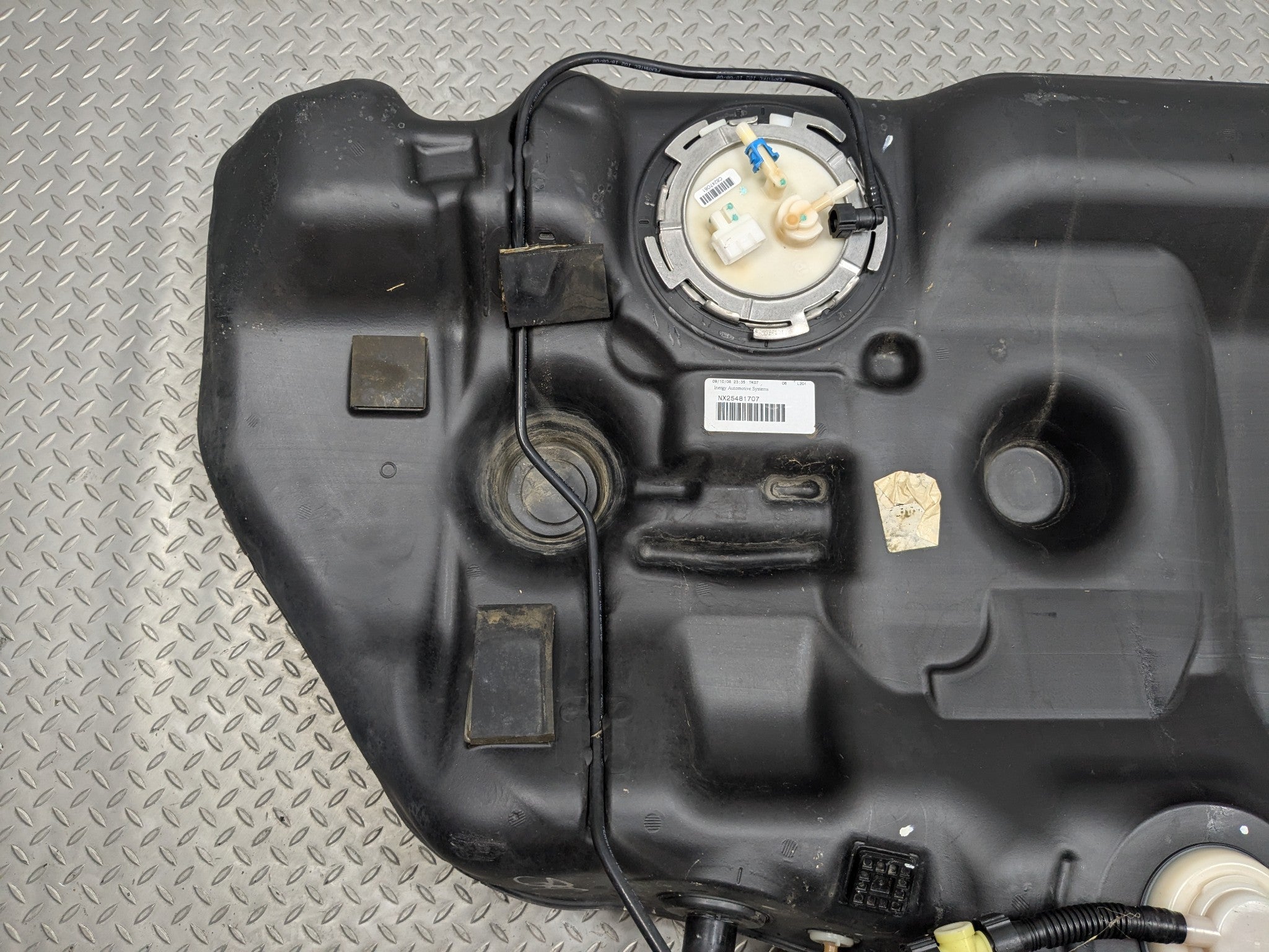 2009 - 2011 OEM NISSAN MAXIMA GASOLINE GAS FUEL TANK RESERVOIR ASSEMBLY