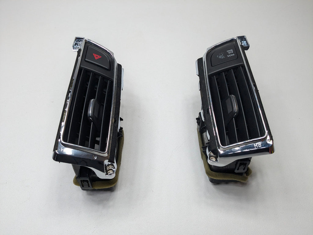 09 - 11 OEM NISSAN MAXIMA FRONT CENTER DASHBOARD AIR CONDITIONING HEATER VENTS