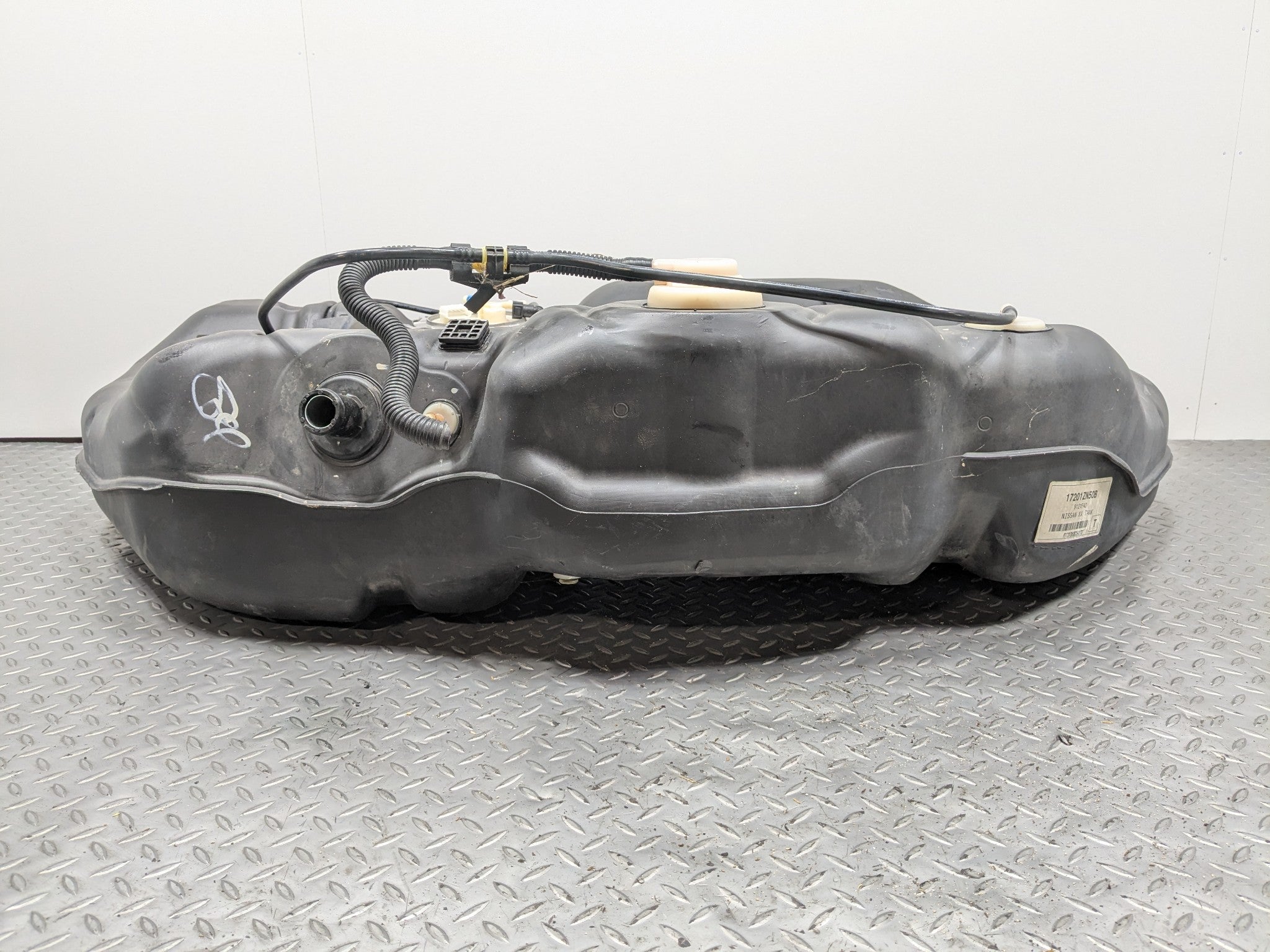2009 - 2011 OEM NISSAN MAXIMA GASOLINE GAS FUEL TANK RESERVOIR ASSEMBLY