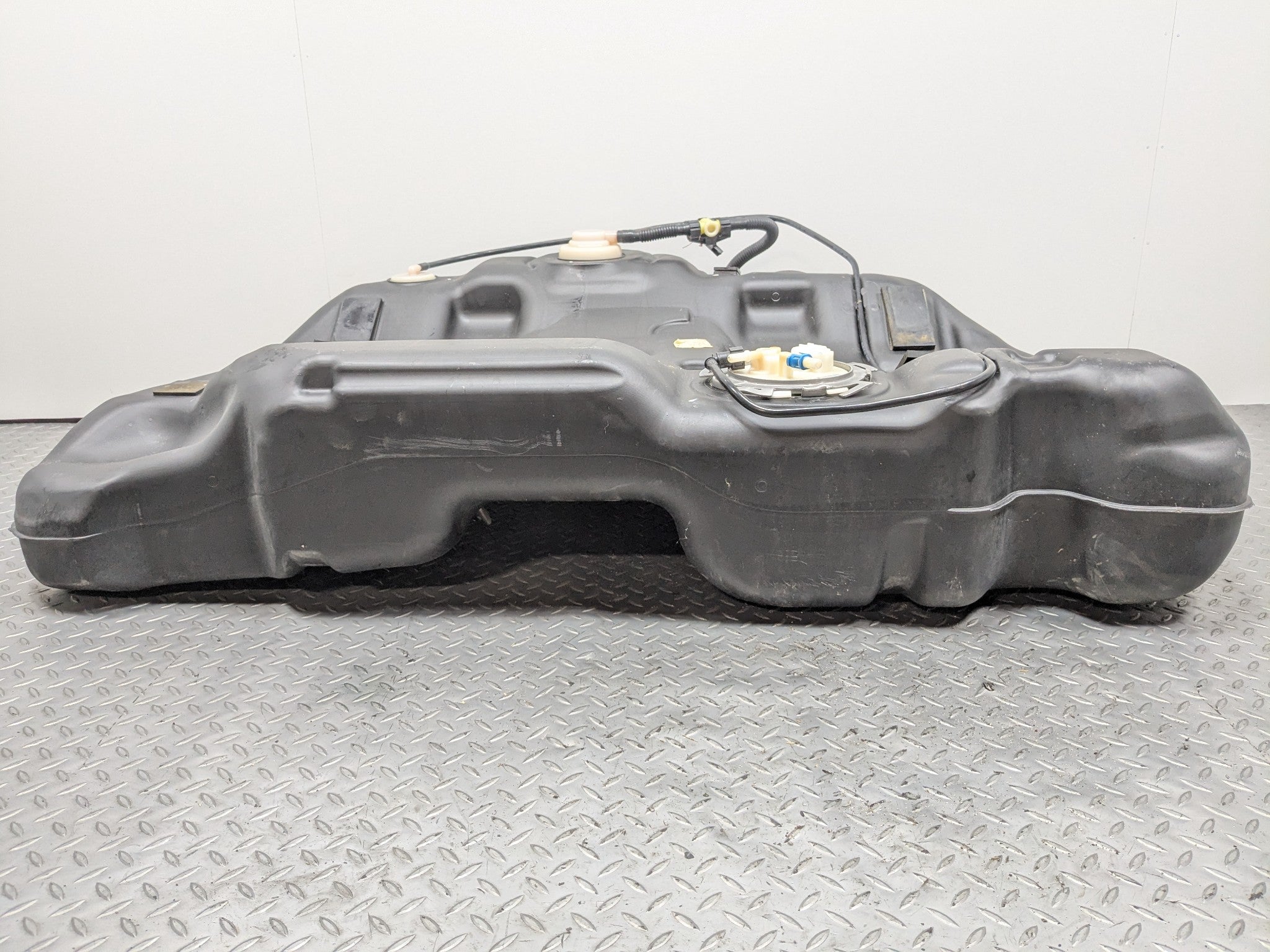 2009 - 2011 OEM NISSAN MAXIMA GASOLINE GAS FUEL TANK RESERVOIR ASSEMBLY