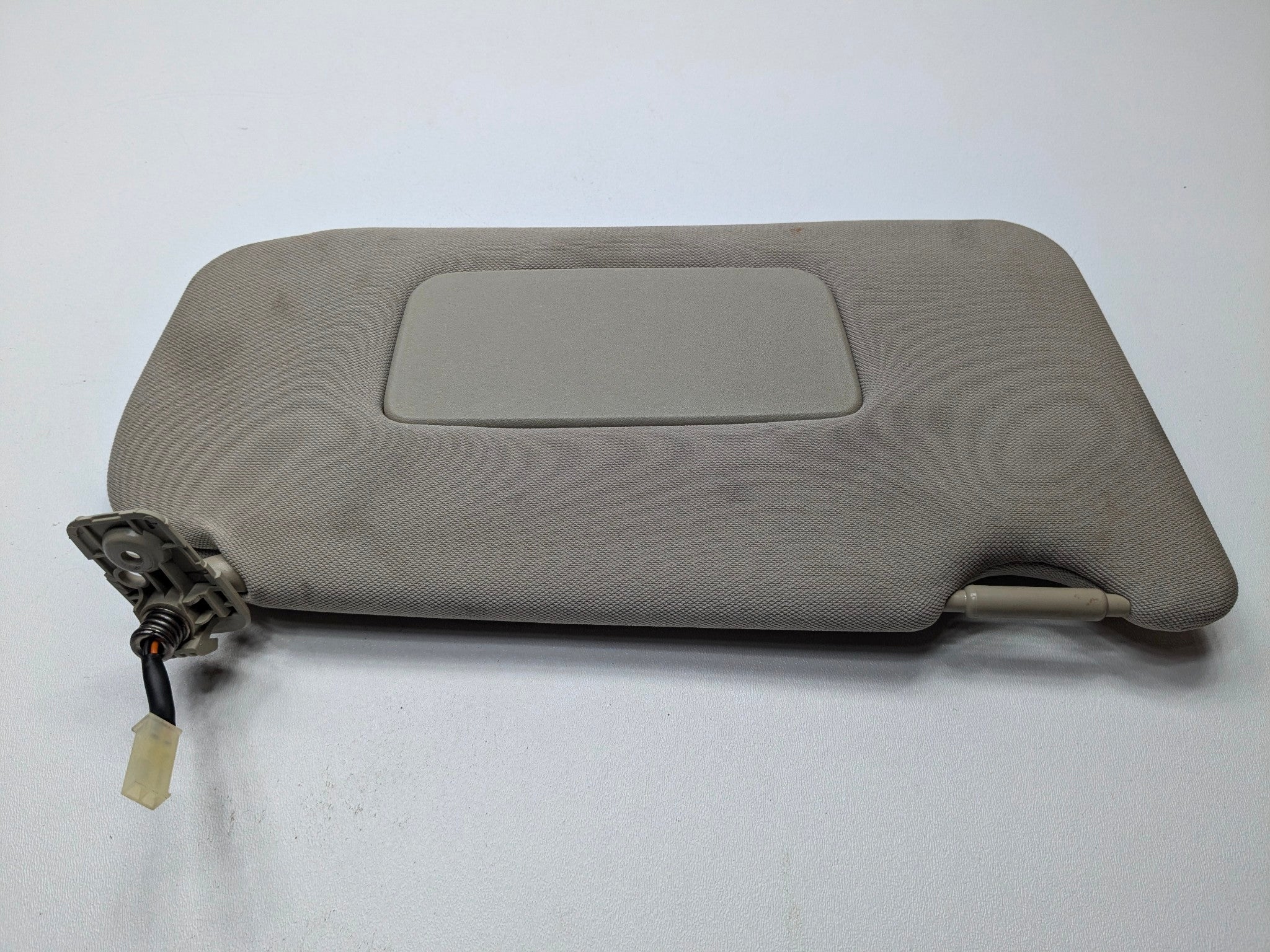 2009 - 2011 OEM NISSAN MAXIMA FRONT RIGHT SIDE ILLUMINATED UPPER ROOF SUN VISOR