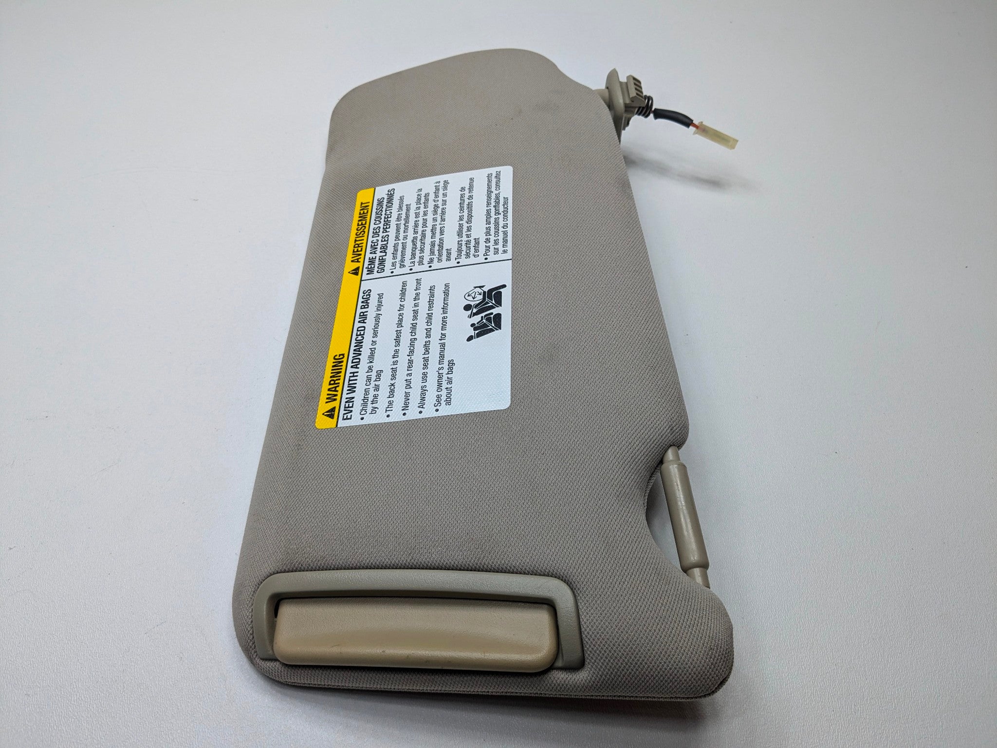 2009 - 2011 OEM NISSAN MAXIMA FRONT RIGHT SIDE ILLUMINATED UPPER ROOF SUN VISOR