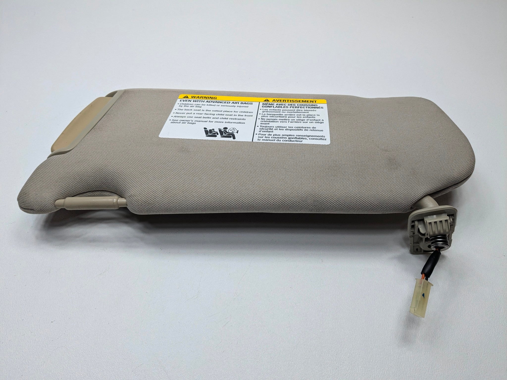 2009 - 2011 OEM NISSAN MAXIMA FRONT RIGHT SIDE ILLUMINATED UPPER ROOF SUN VISOR