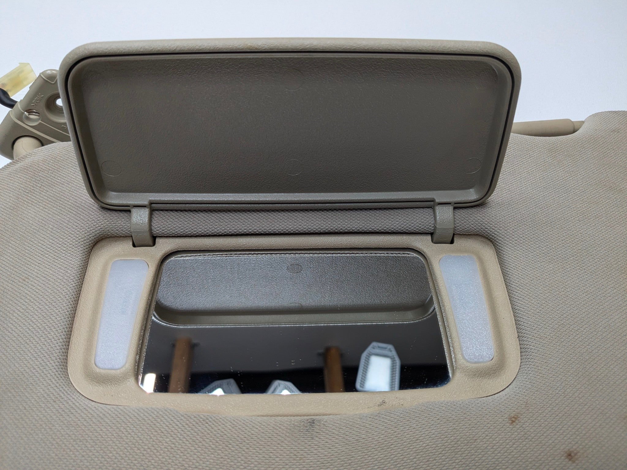 2009 - 2011 OEM NISSAN MAXIMA FRONT LEFT SIDE ILLUMINATED UPPER ROOF SUN VISOR