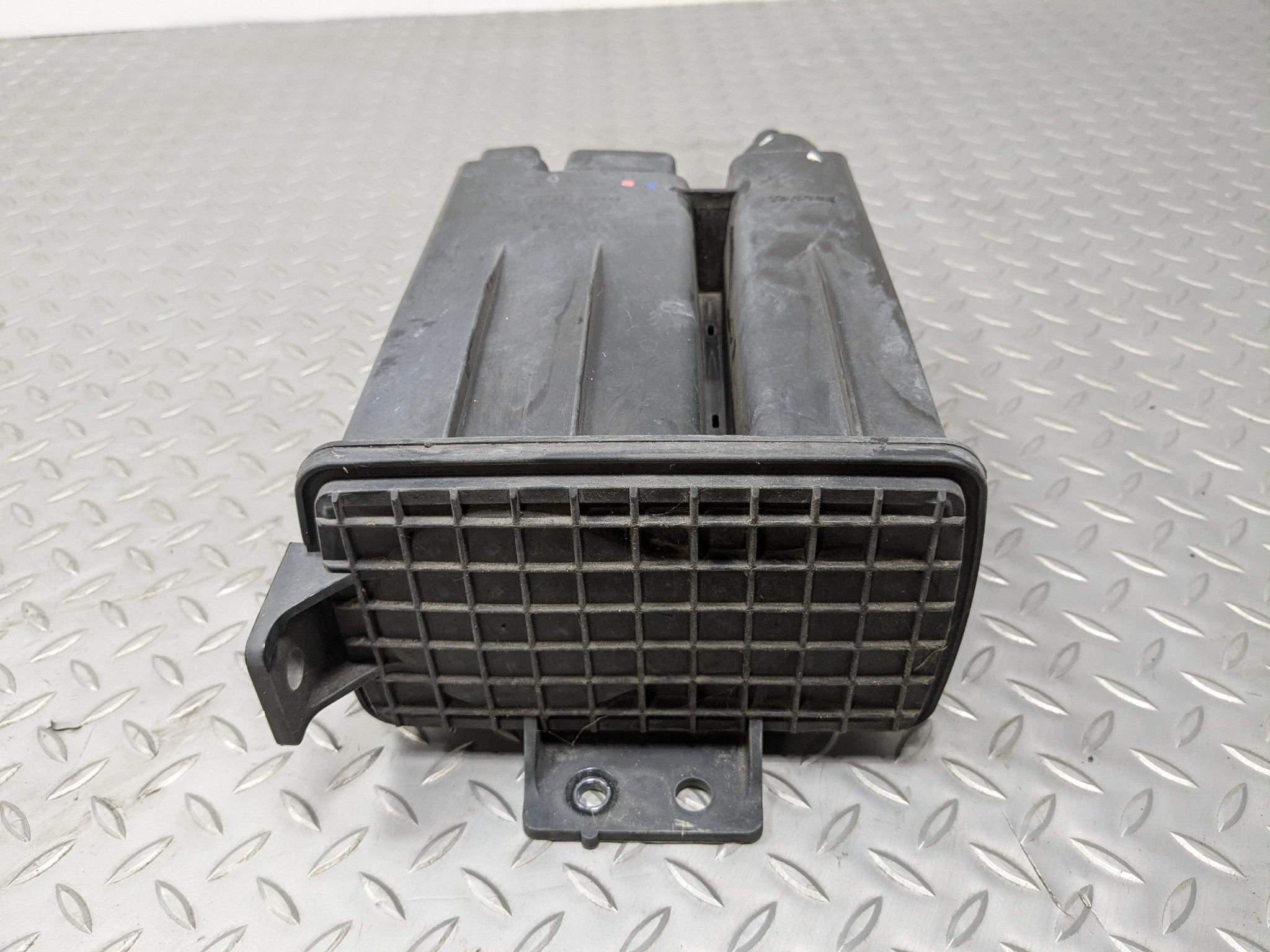 2009 - 2011 OEM NISSAN MAXIMA FUEL VAPOR EVAPORATOR CANISTER ASSEMBLY