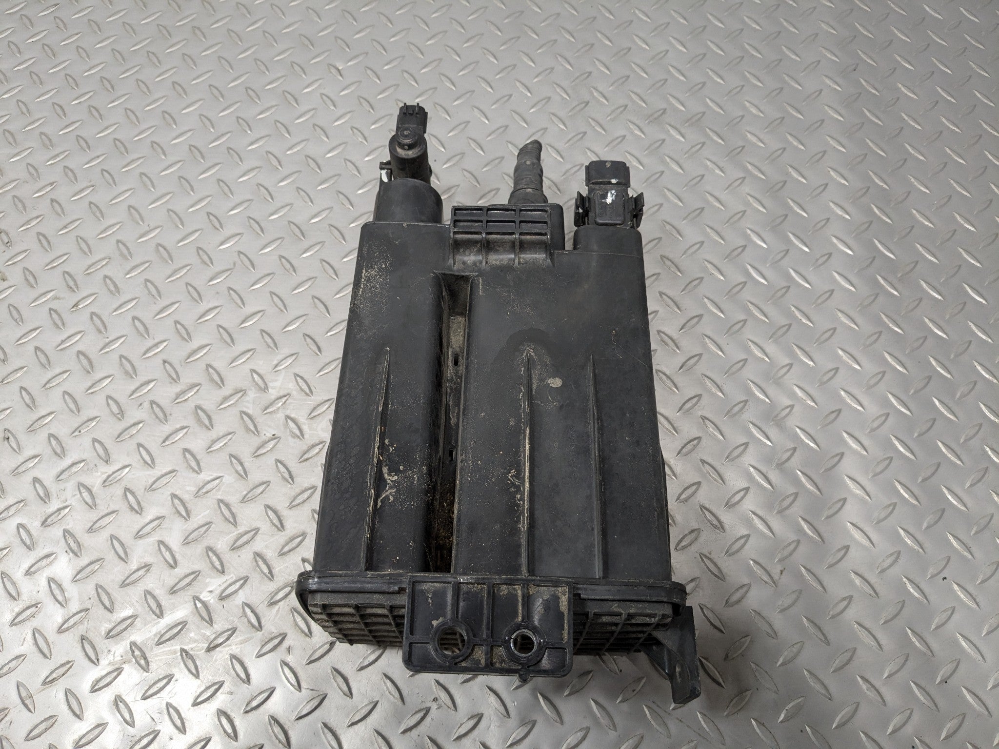 2009 - 2011 OEM NISSAN MAXIMA FUEL VAPOR EVAPORATOR CANISTER ASSEMBLY