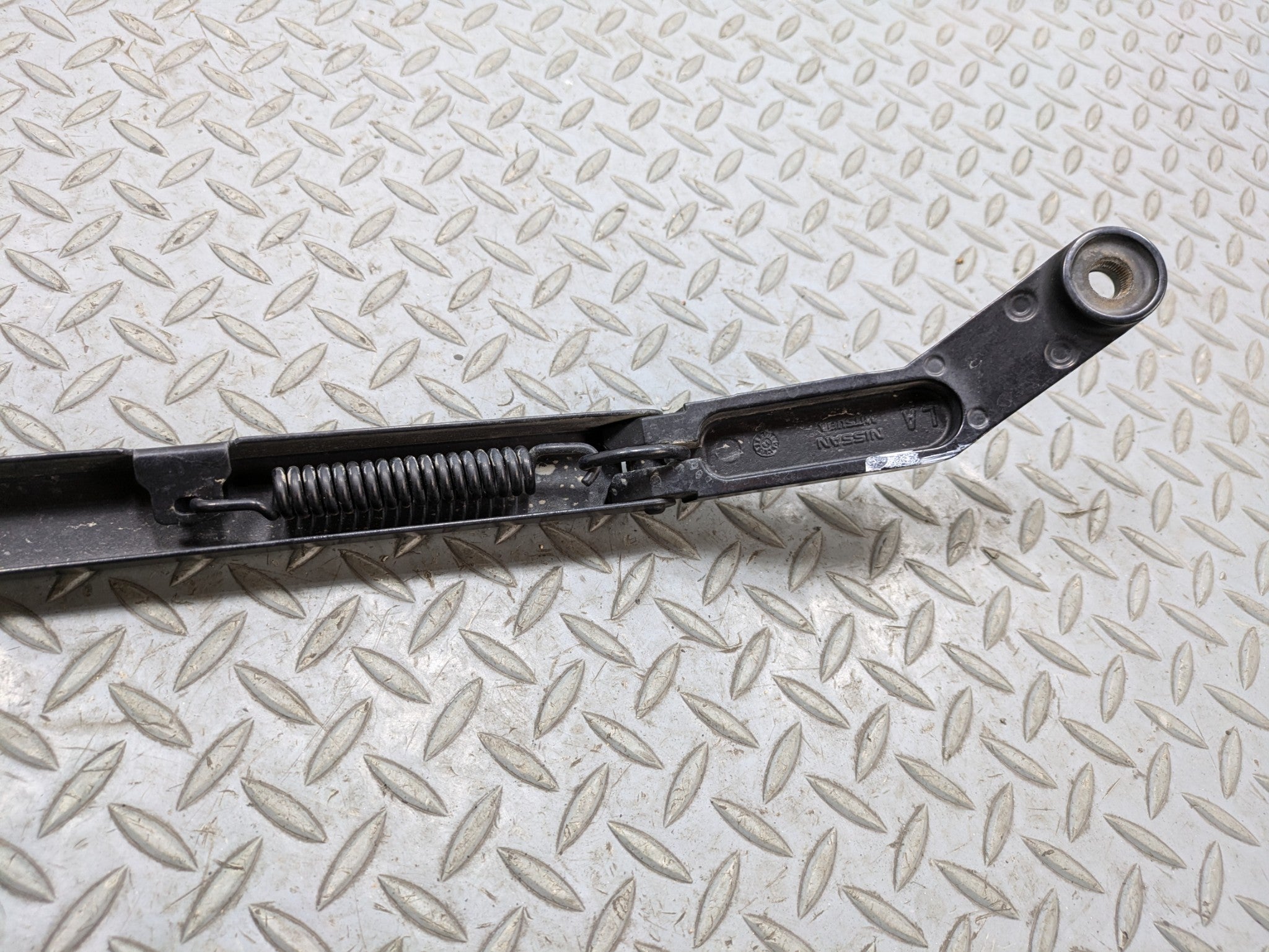 09 - 11 OEM NISSAN MAXIMA FRONT RIGHT SIDE WINDSHIELD WIPER ARM LEVER WITH BLADE
