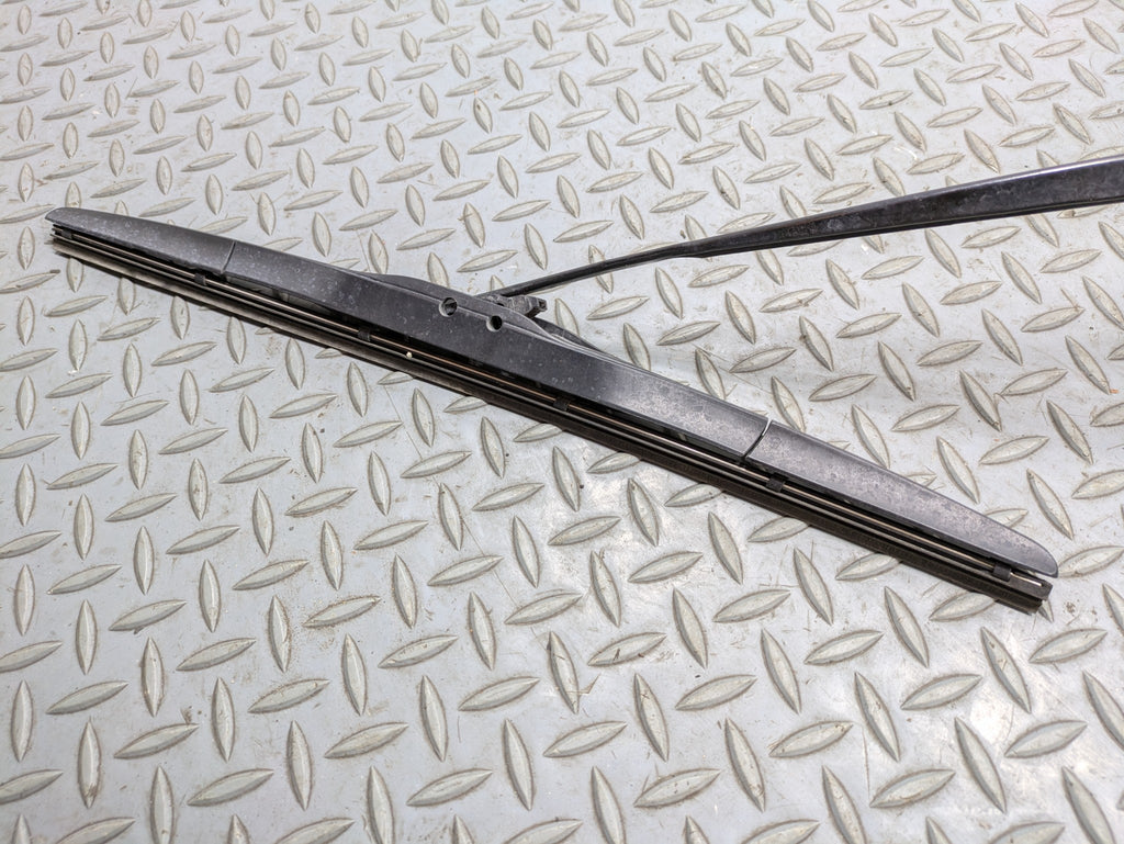 09 - 11 OEM NISSAN MAXIMA FRONT RIGHT SIDE WINDSHIELD WIPER ARM LEVER WITH BLADE