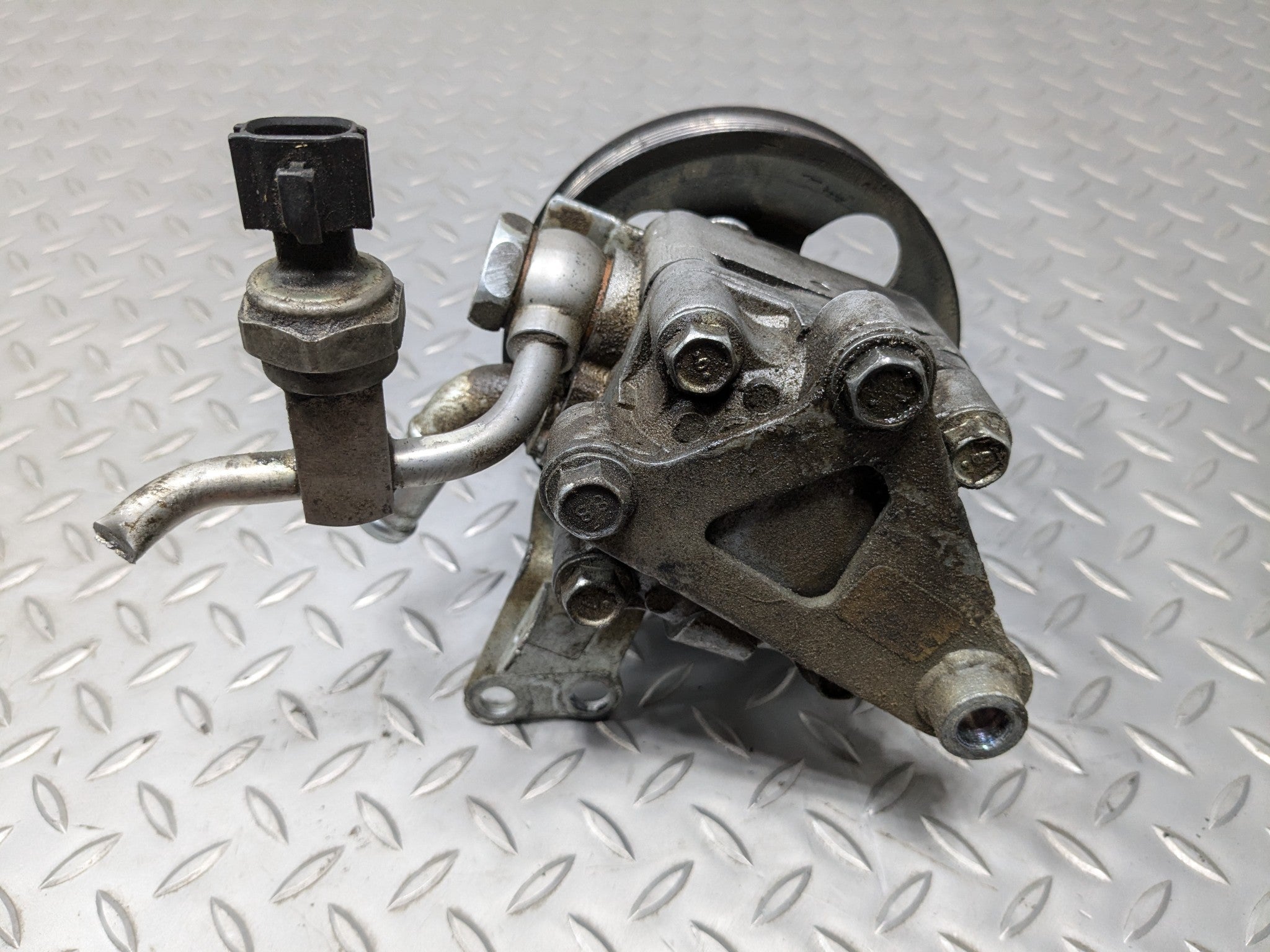 2009 - 2011 OEM NISSAN MAXIMA ENGINE POWER STEERING PUMP MOTOR WITH PULLEY