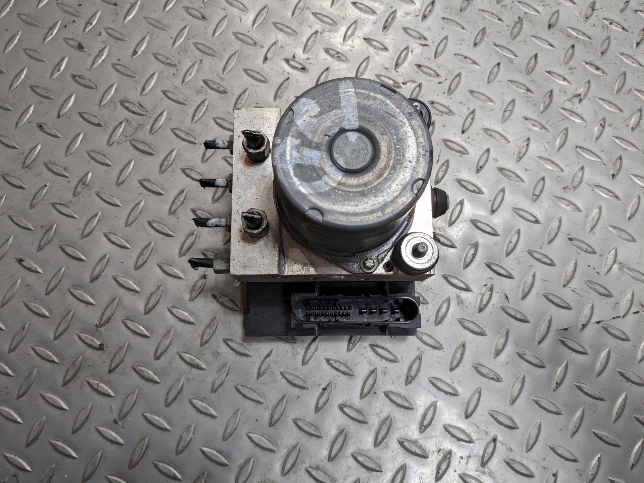 2009 - 2011 OEM NISSAN MAXIMA ABS ANTI-LOCK BRAKE PUMP CONTROL MODULE