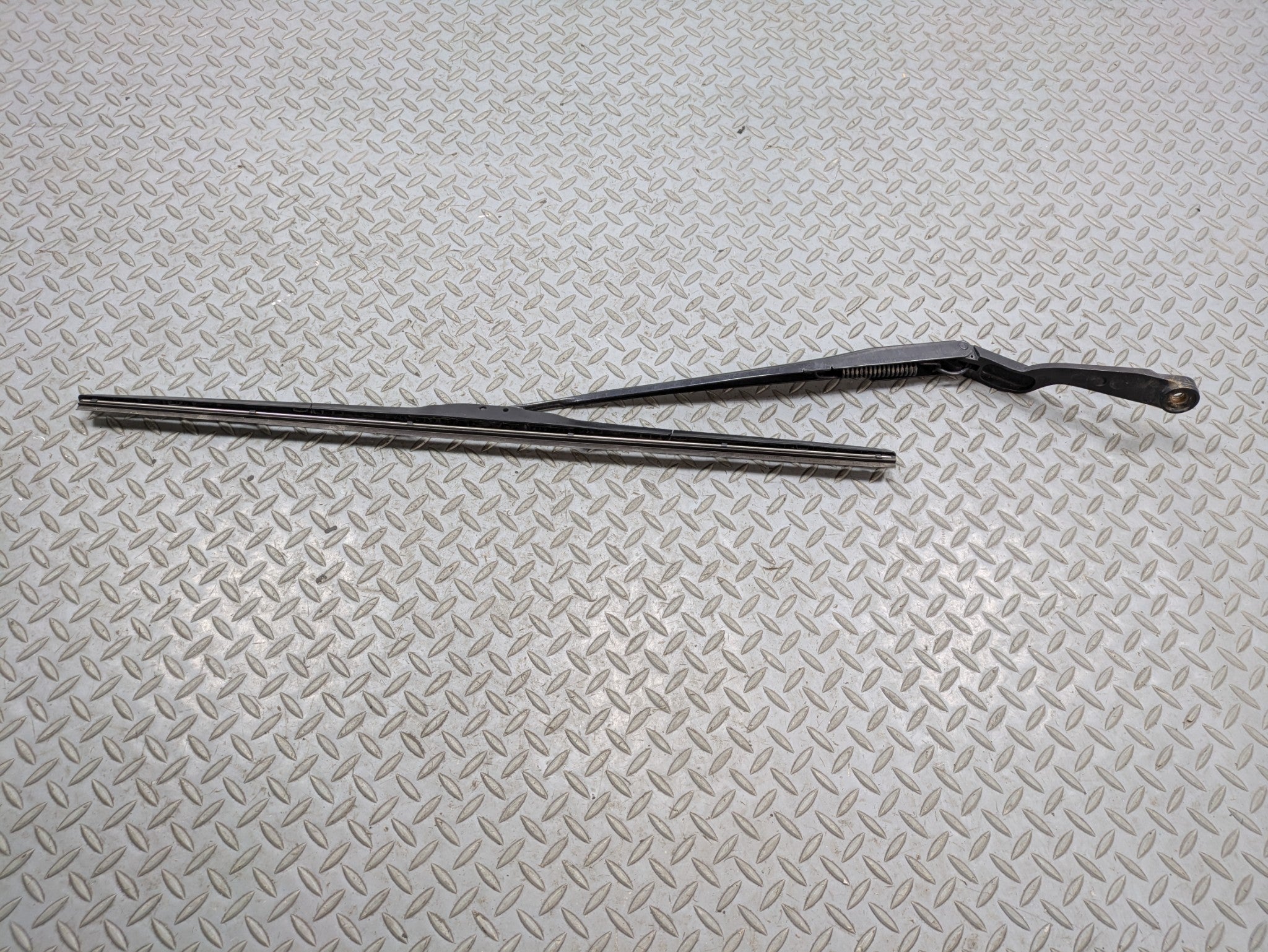 09 - 11 OEM NISSAN MAXIMA FRONT LEFT SIDE WINDSHIELD WIPER ARM LEVER WITH BLADE