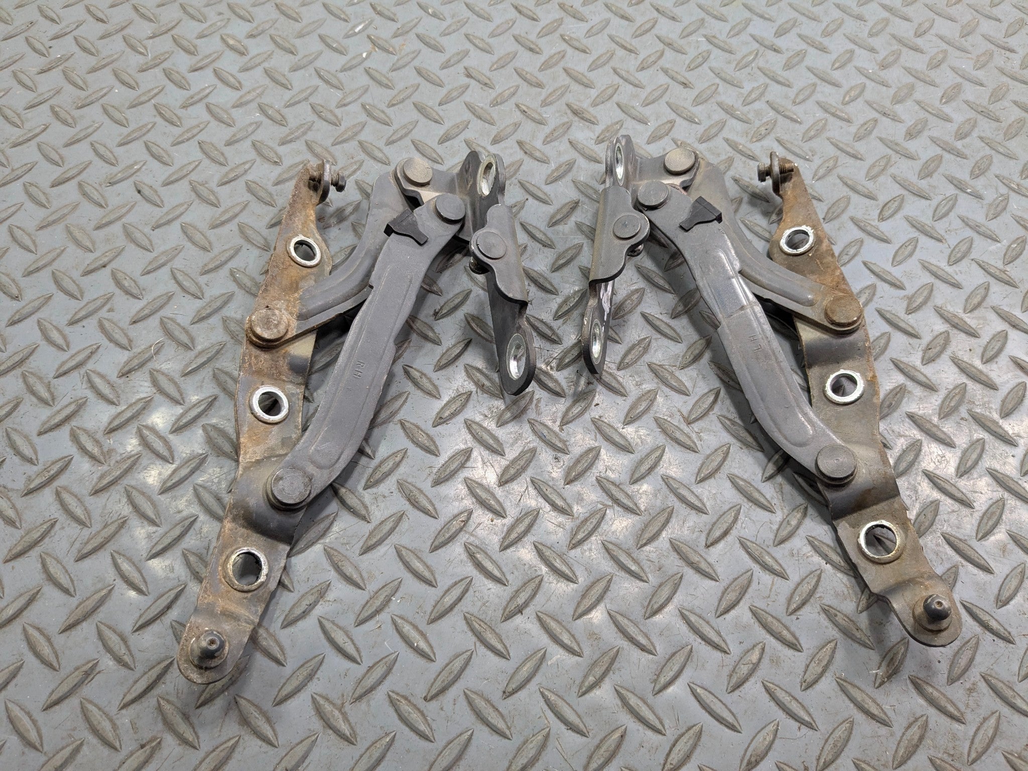 2009 - 2011 OEM NISSAN MAXIMA REAR TRUNK LID GATE HINGES LEFT AND RIGHT SIDE SET