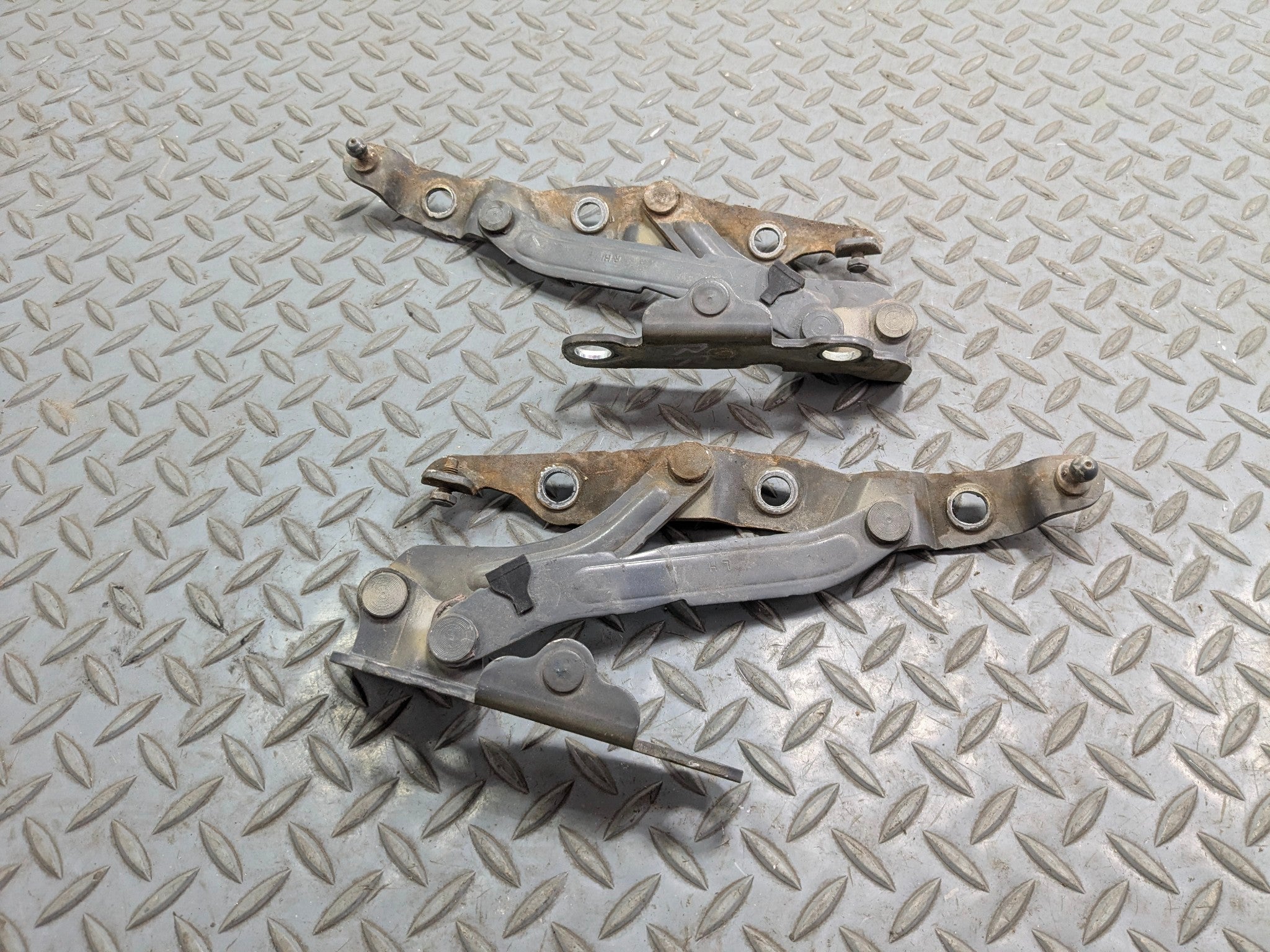 2009 - 2011 OEM NISSAN MAXIMA REAR TRUNK LID GATE HINGES LEFT AND RIGHT SIDE SET
