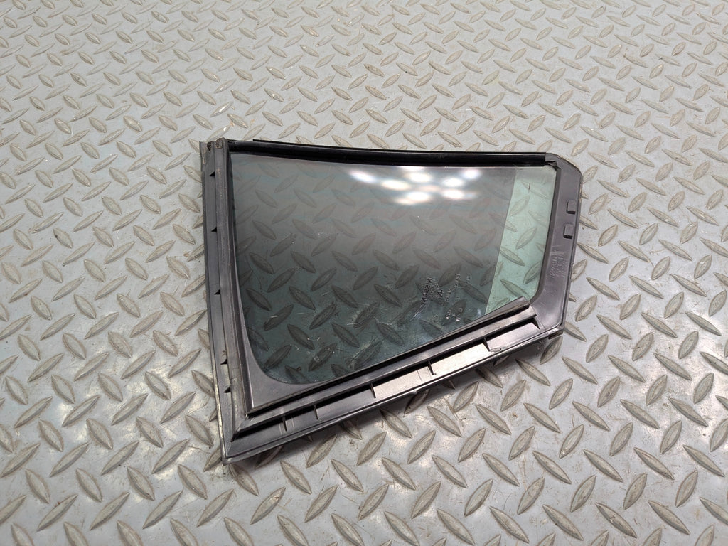 09 - 11 OEM NISSAN MAXIMA REAR RIGHT PASSENGER SIDE QUARTER WINDOW VENT GLASS