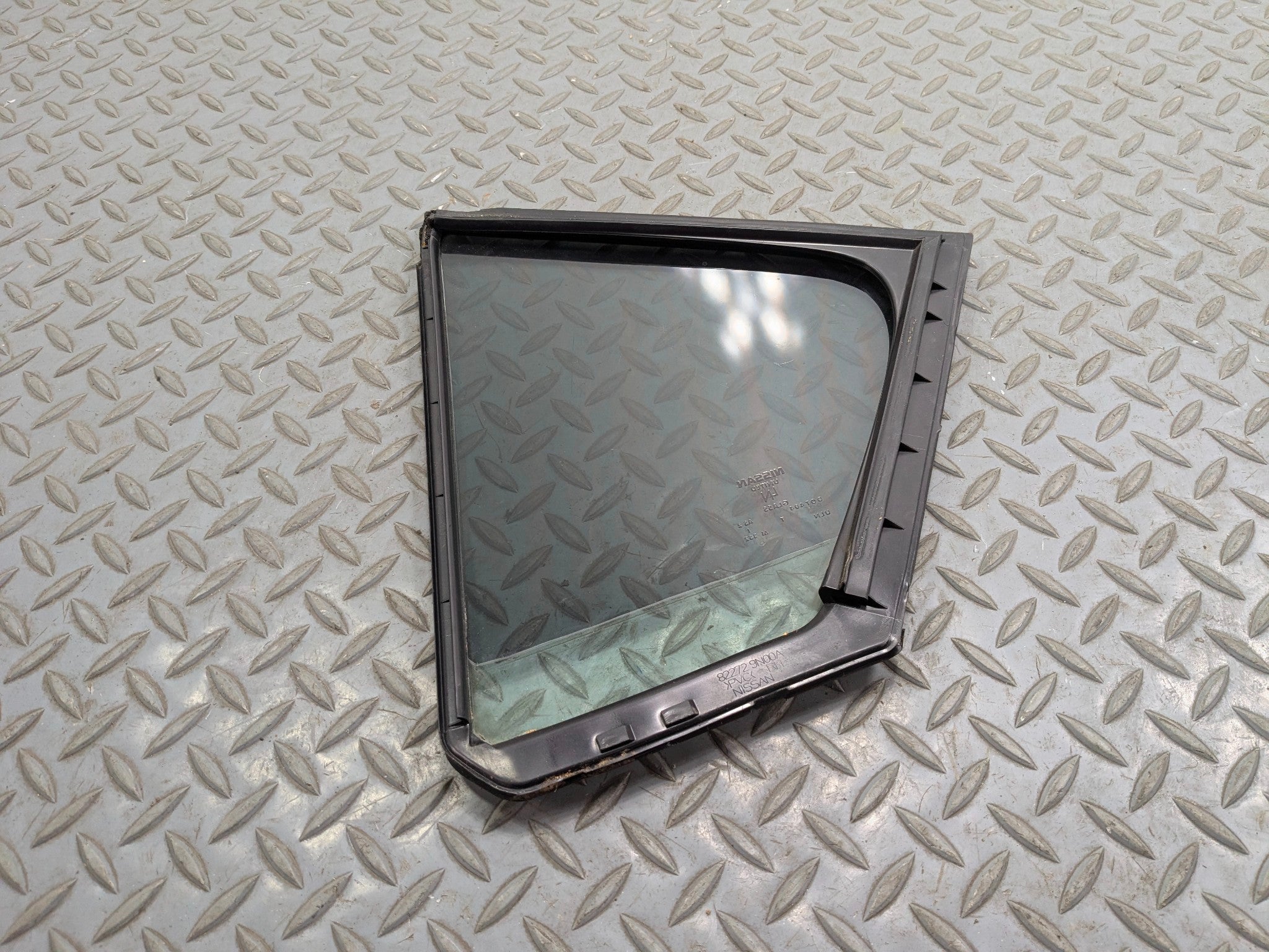 2009 - 2011 OEM NISSAN MAXIMA REAR LEFT DRIVER SIDE QUARTER WINDOW VENT GLASS