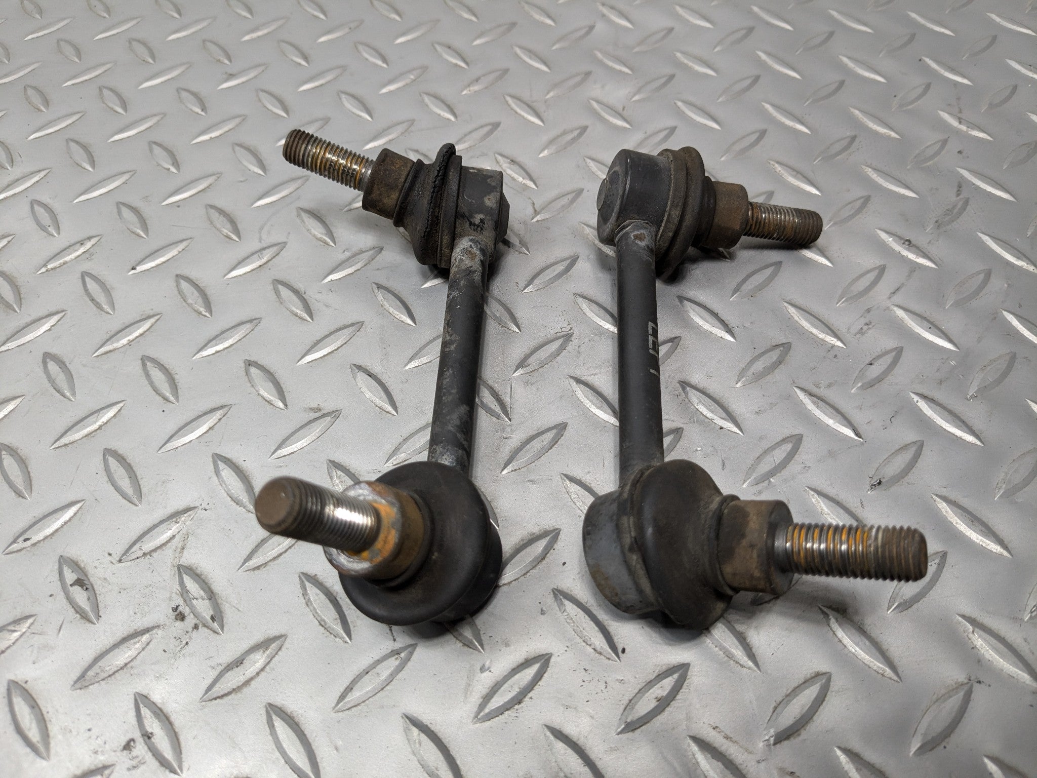 2009 - 2011 OEM NISSAN MAXIMA REAR LEFT AND RIGHT SIDE STABILIZER SWAY BAR LINK